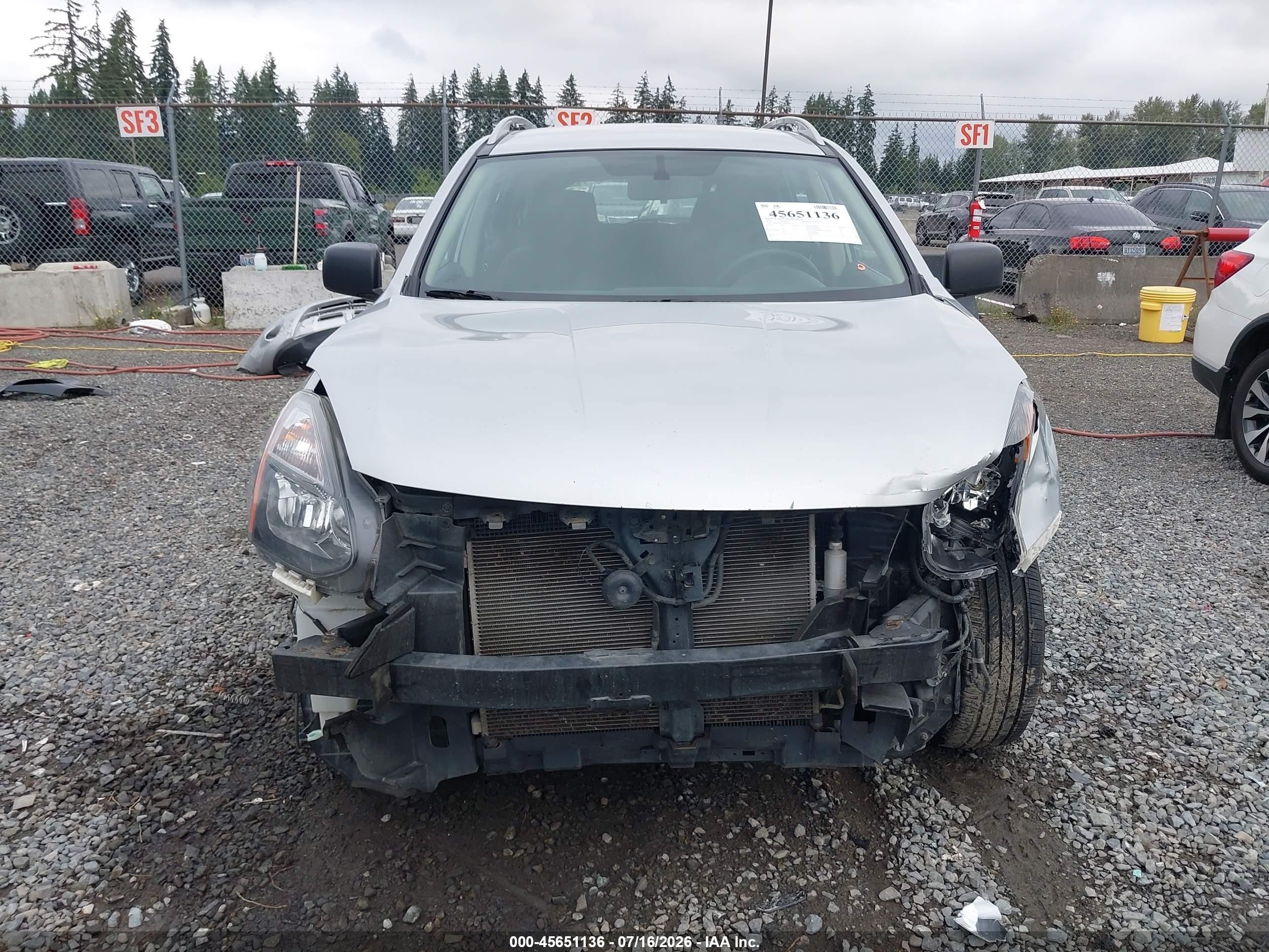 2015 Nissan Rogue Select S Silver vin: JN8AS5MVXFW758374