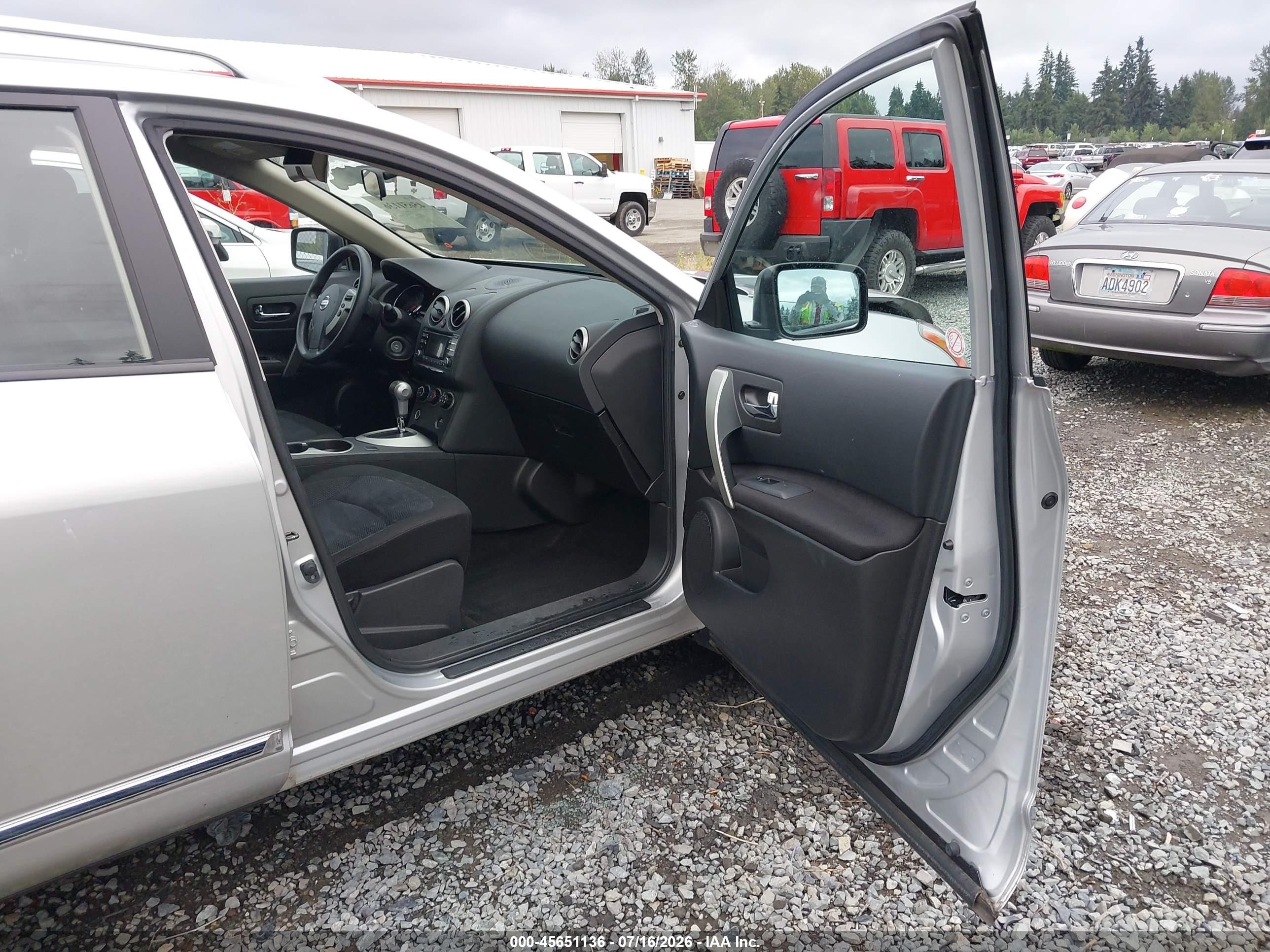 2015 Nissan Rogue Select S Silver vin: JN8AS5MVXFW758374