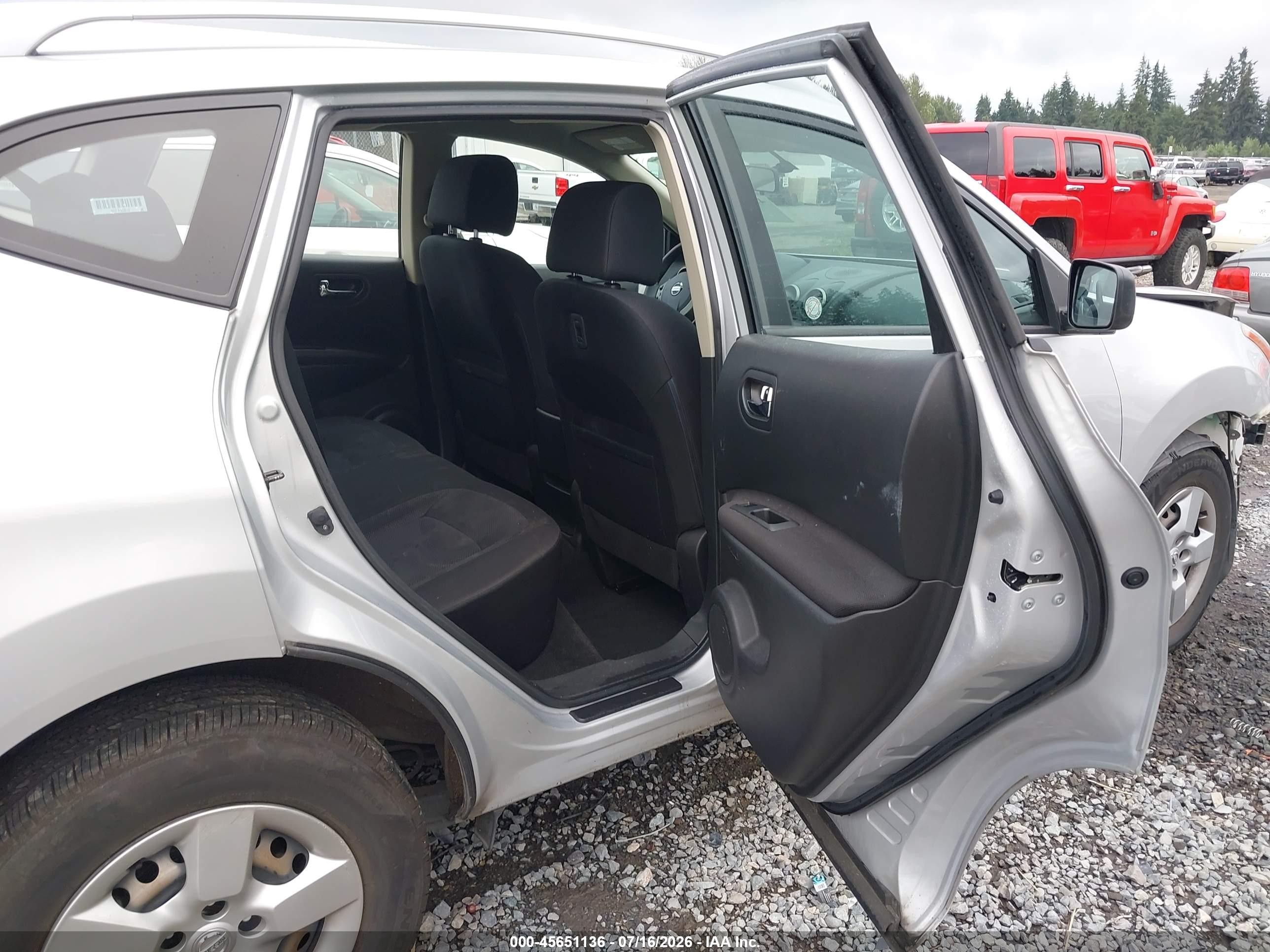 2015 Nissan Rogue Select S Silver vin: JN8AS5MVXFW758374