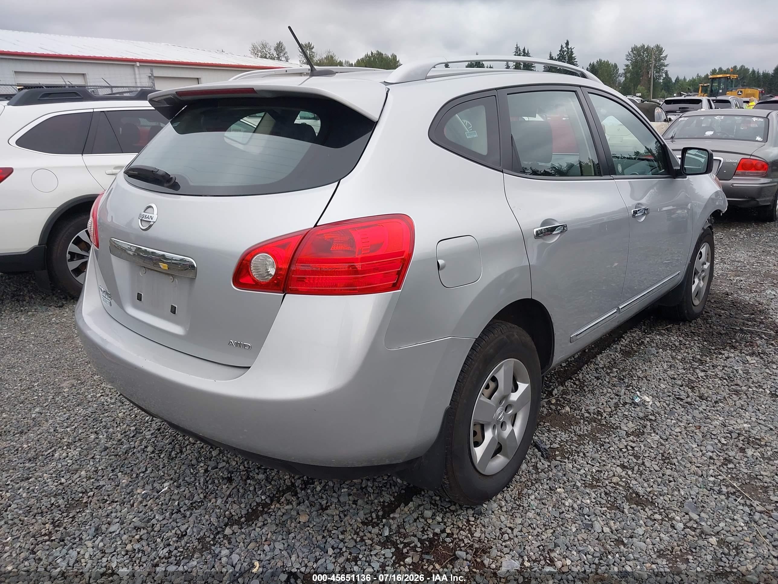 2015 Nissan Rogue Select S Silver vin: JN8AS5MVXFW758374