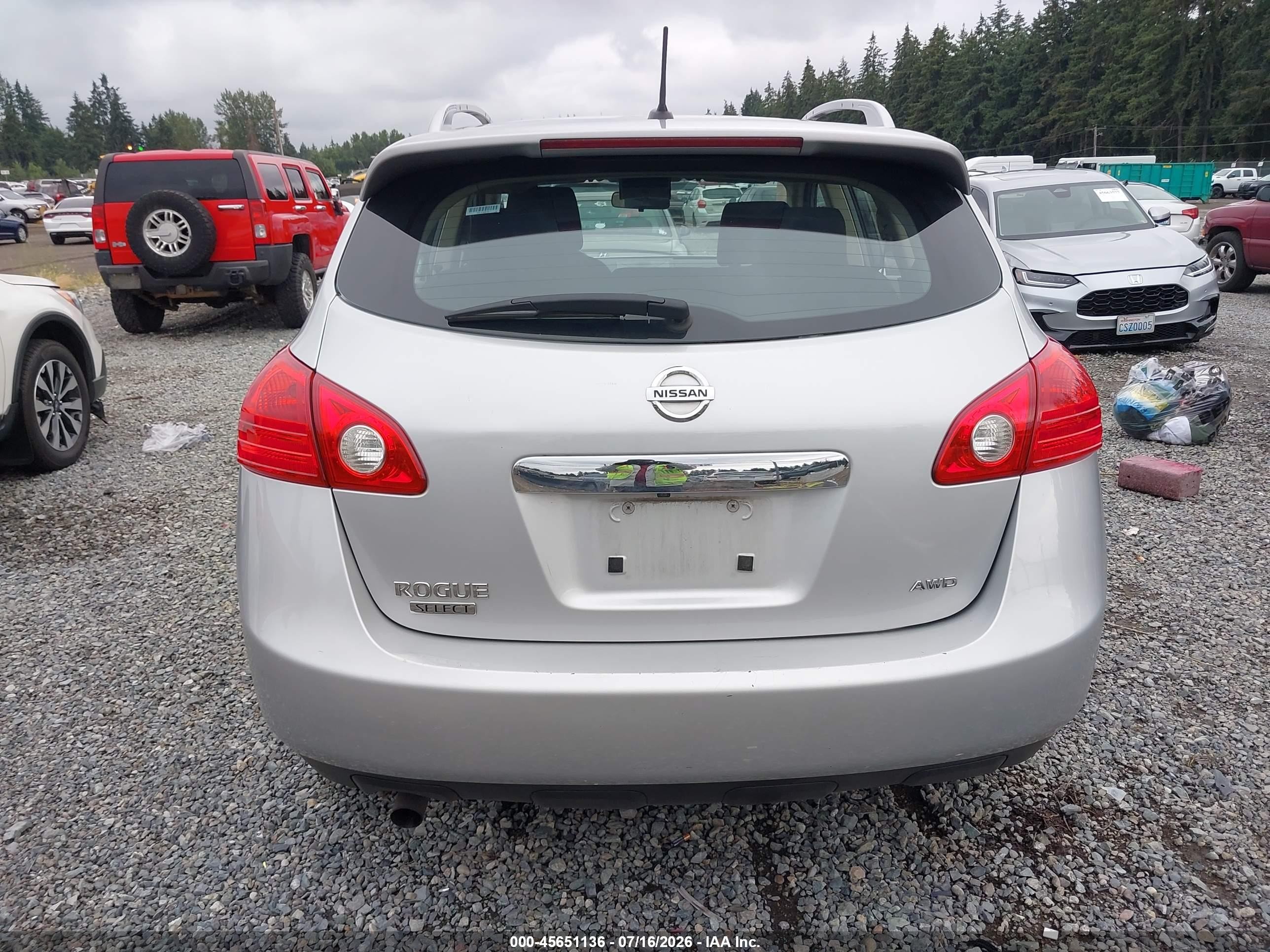 2015 Nissan Rogue Select S Silver vin: JN8AS5MVXFW758374
