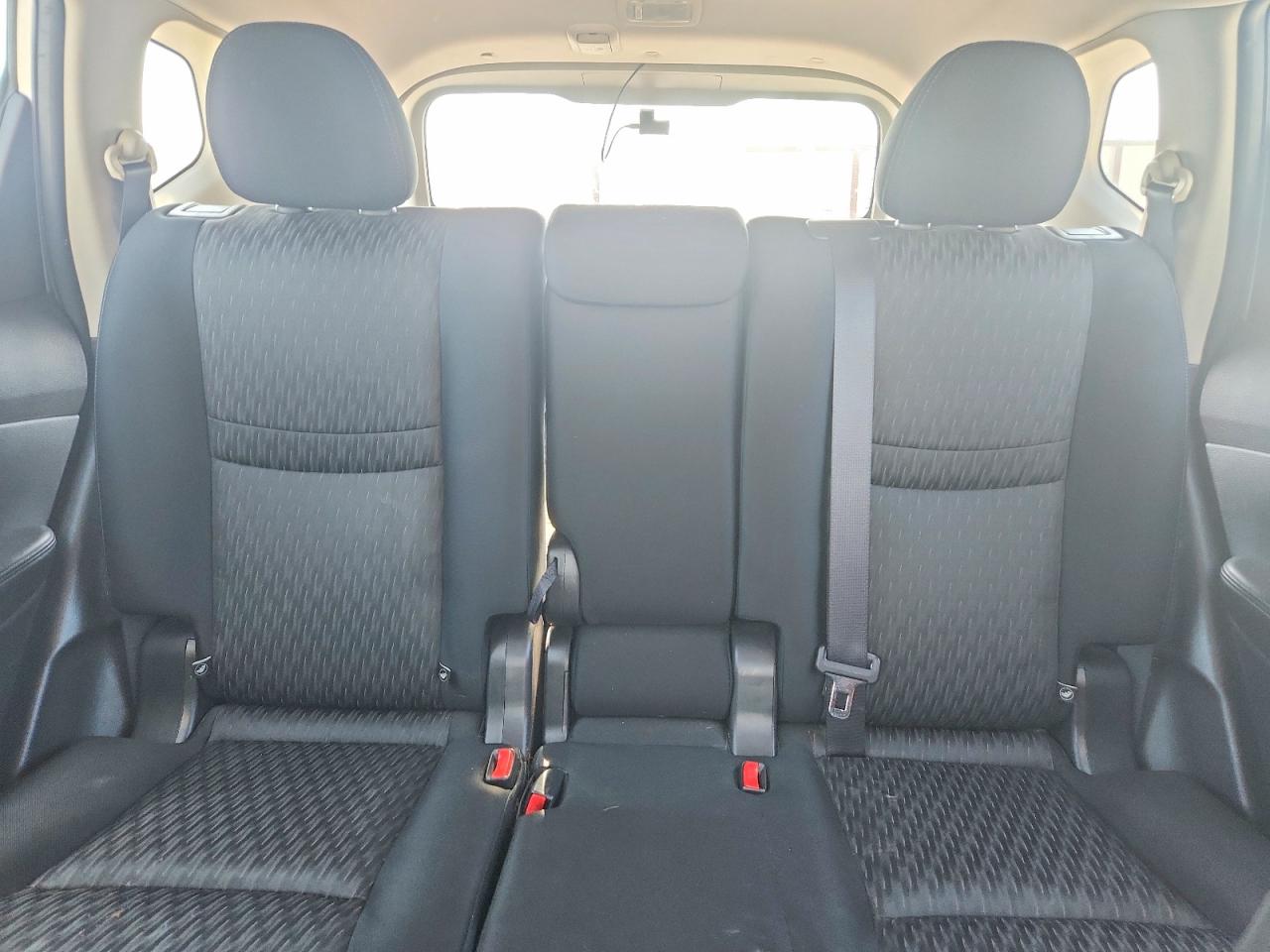 2017 Nissan Rogue S Silver vin: JN8AT2MT0HW386461