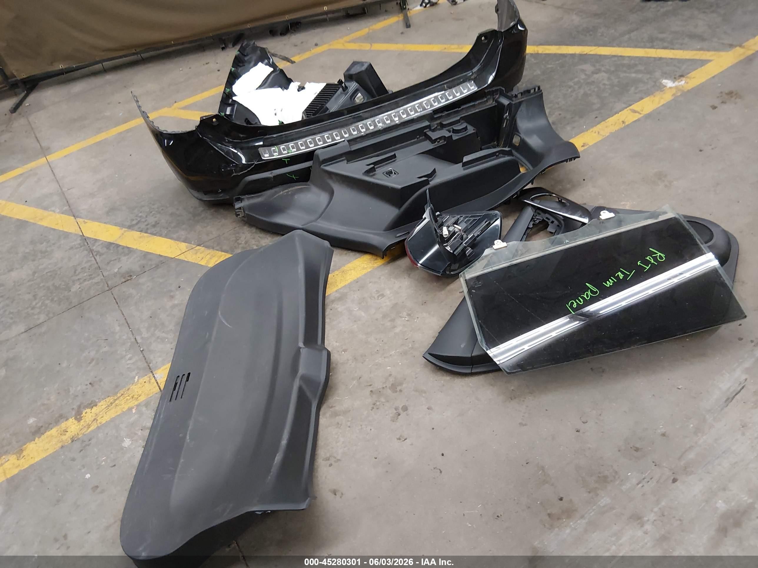 2020 Nissan Rogue S Fwd Black vin: JN8AT2MT0LW040385