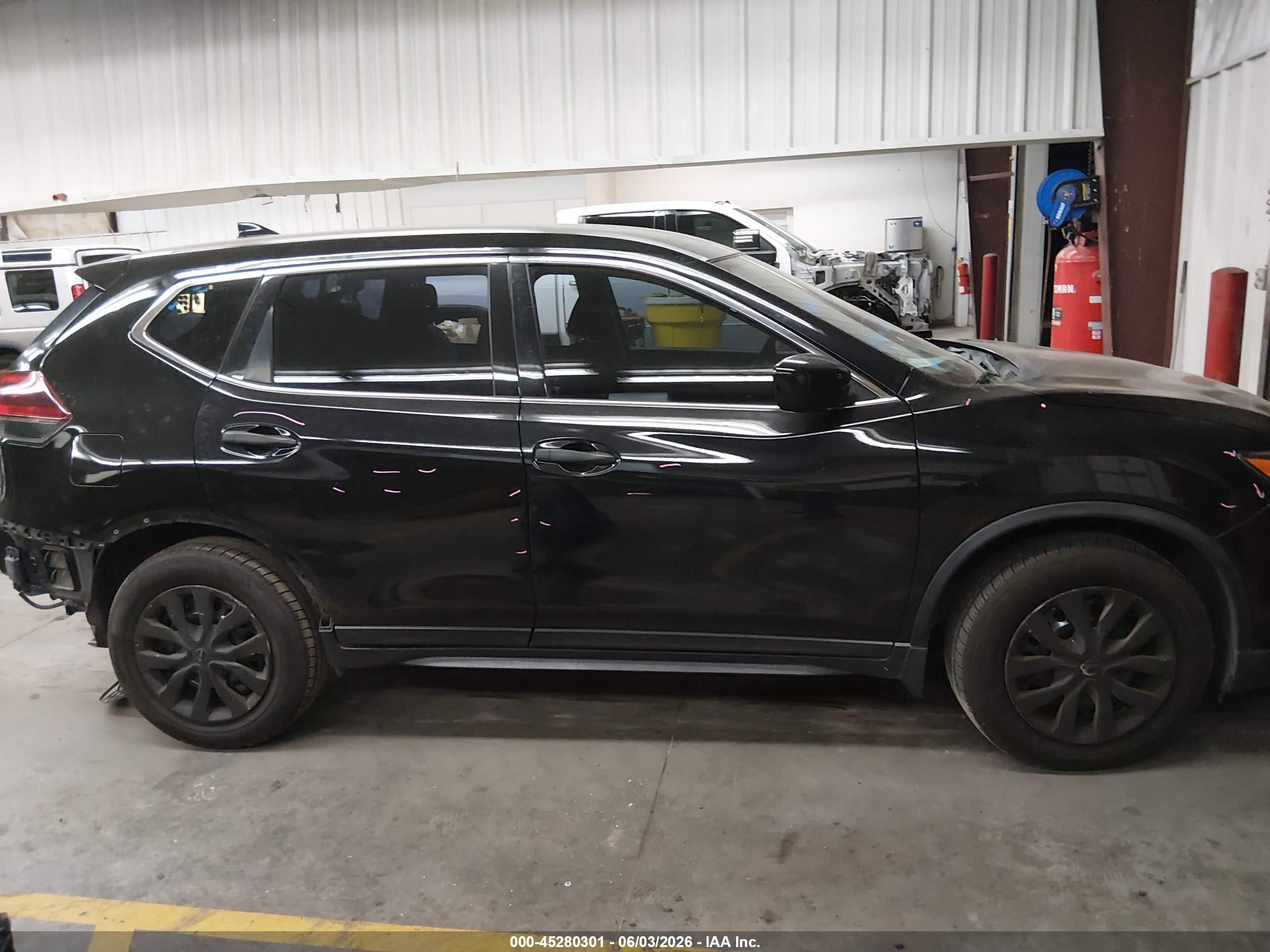2020 Nissan Rogue S Fwd Black vin: JN8AT2MT0LW040385
