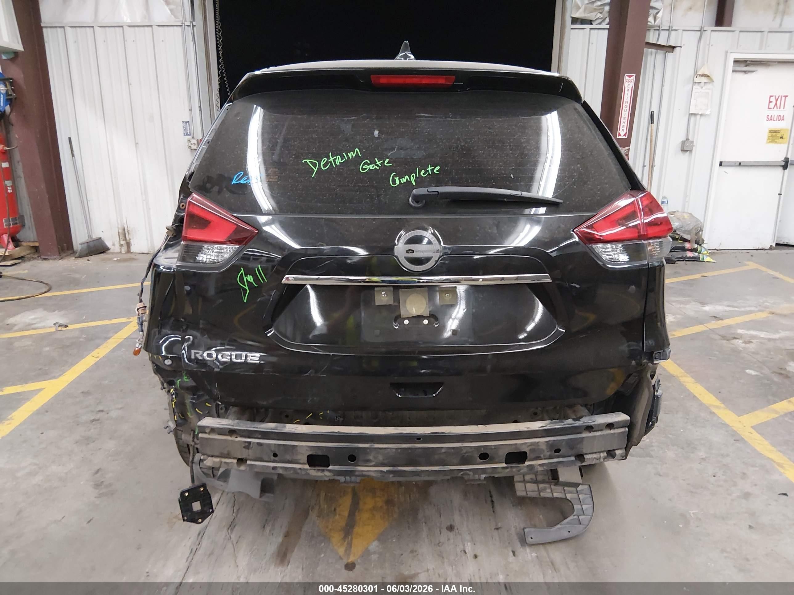 2020 Nissan Rogue S Fwd Black vin: JN8AT2MT0LW040385