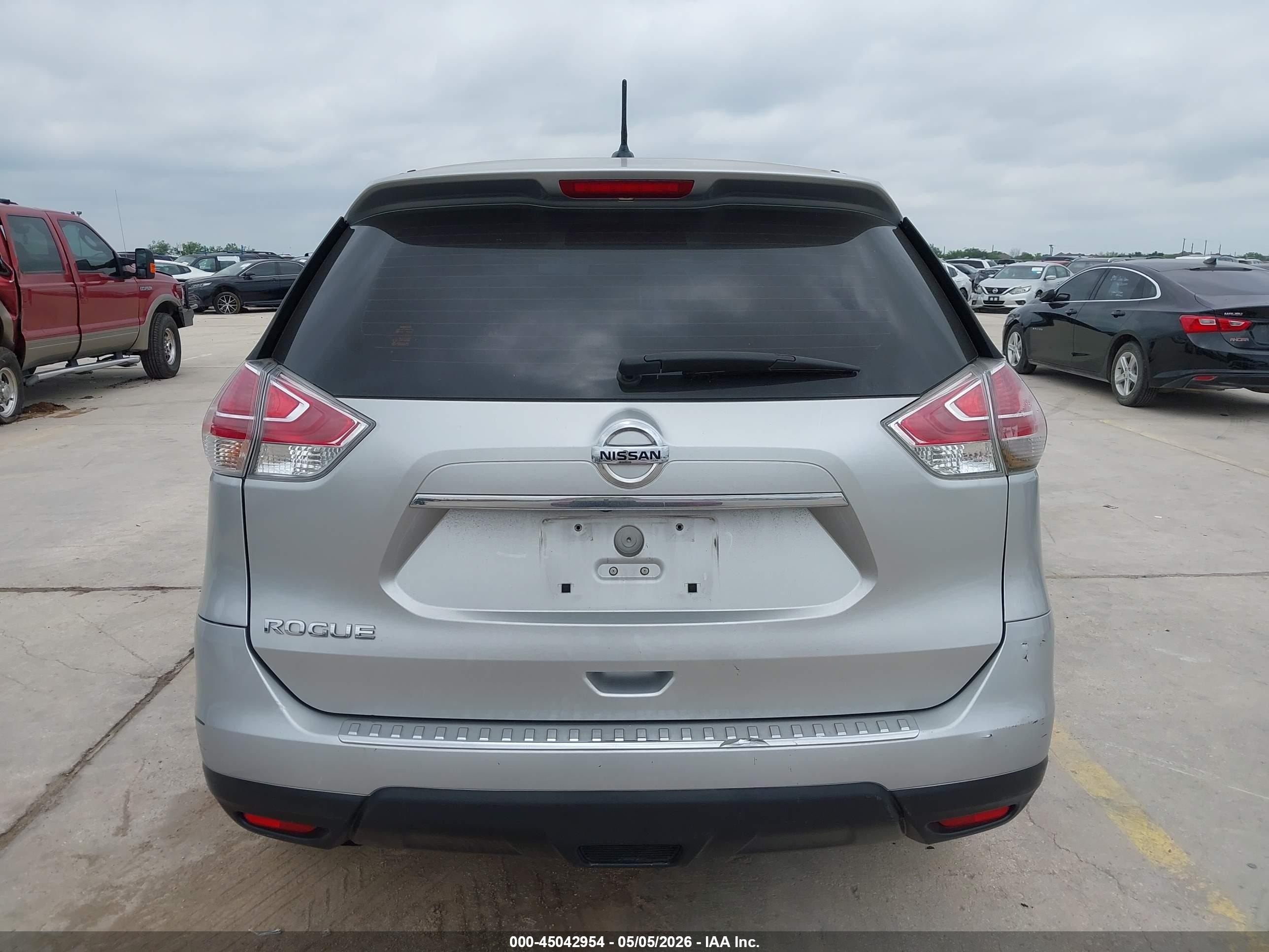 2016 Nissan Rogue S Серебряный vin: JN8AT2MT1GW011483