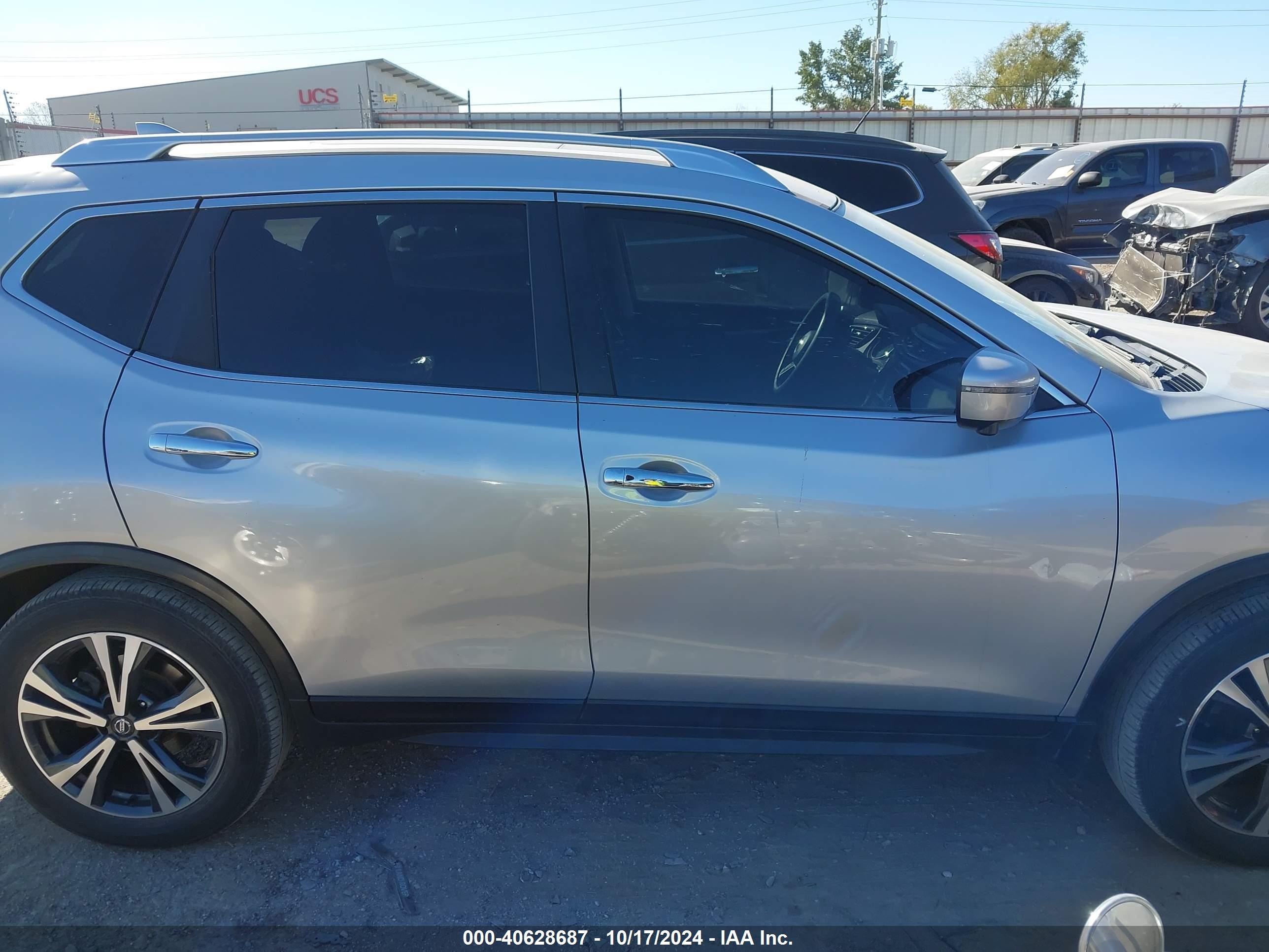 2020 Nissan Rogue Sv Fwd Silver vin: JN8AT2MT1LW001093
