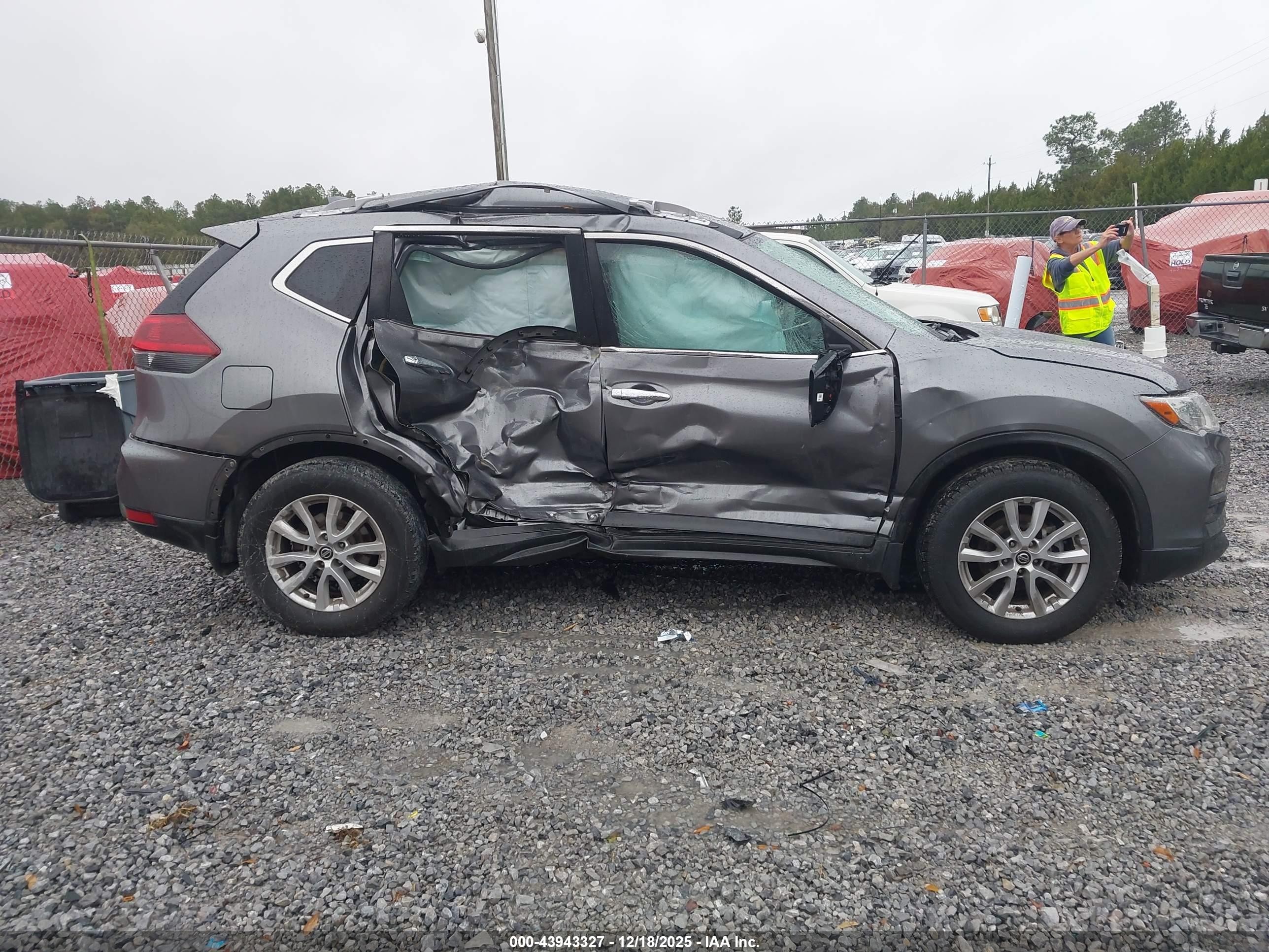 2019 Nissan Rogue S Gray vin: JN8AT2MT2KW267009
