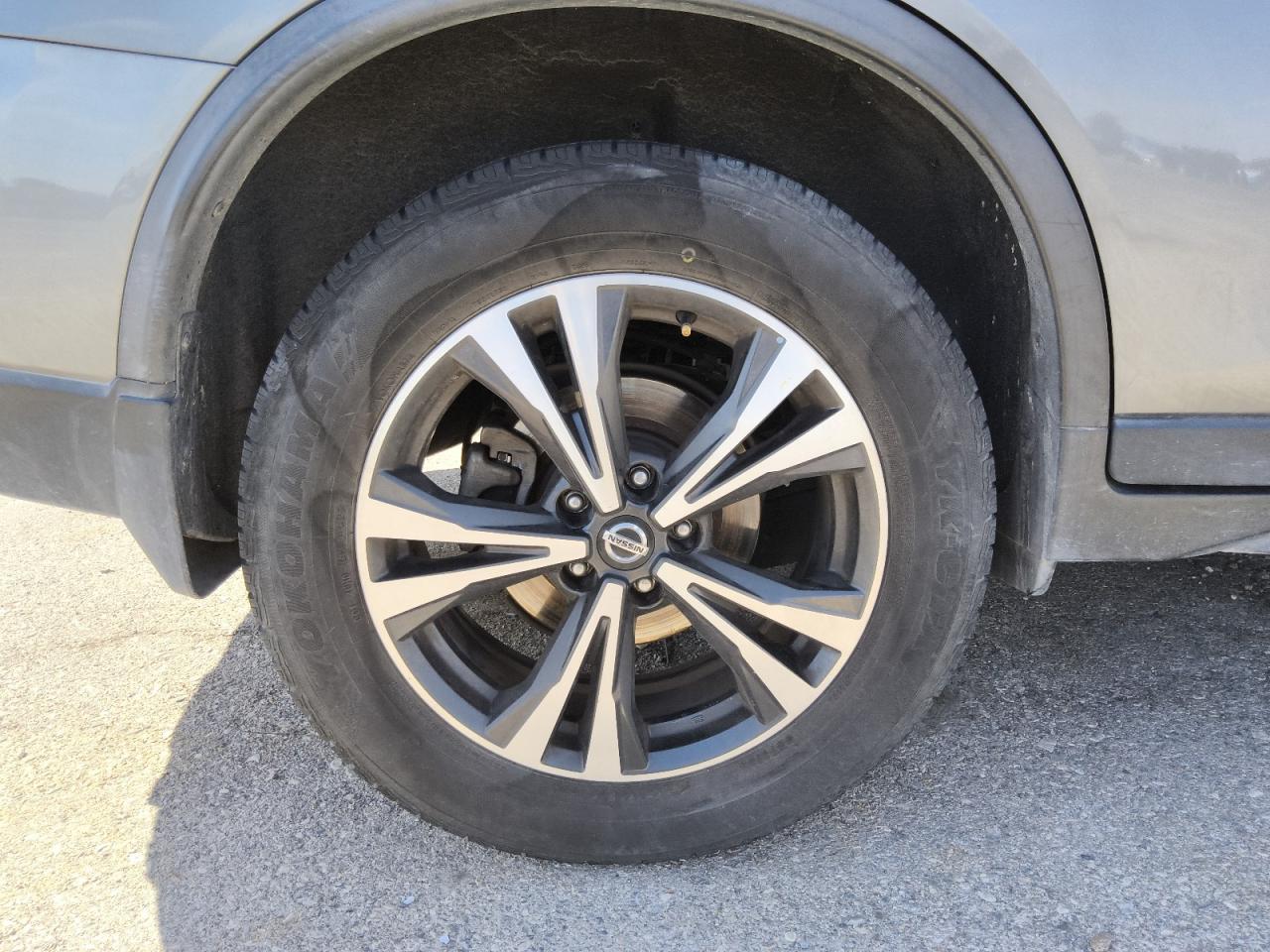 2019 Nissan Rogue Sv Gray vin: JN8AT2MT4KW261602 Damage: Right Rear Tire, Worn, Replacement Required