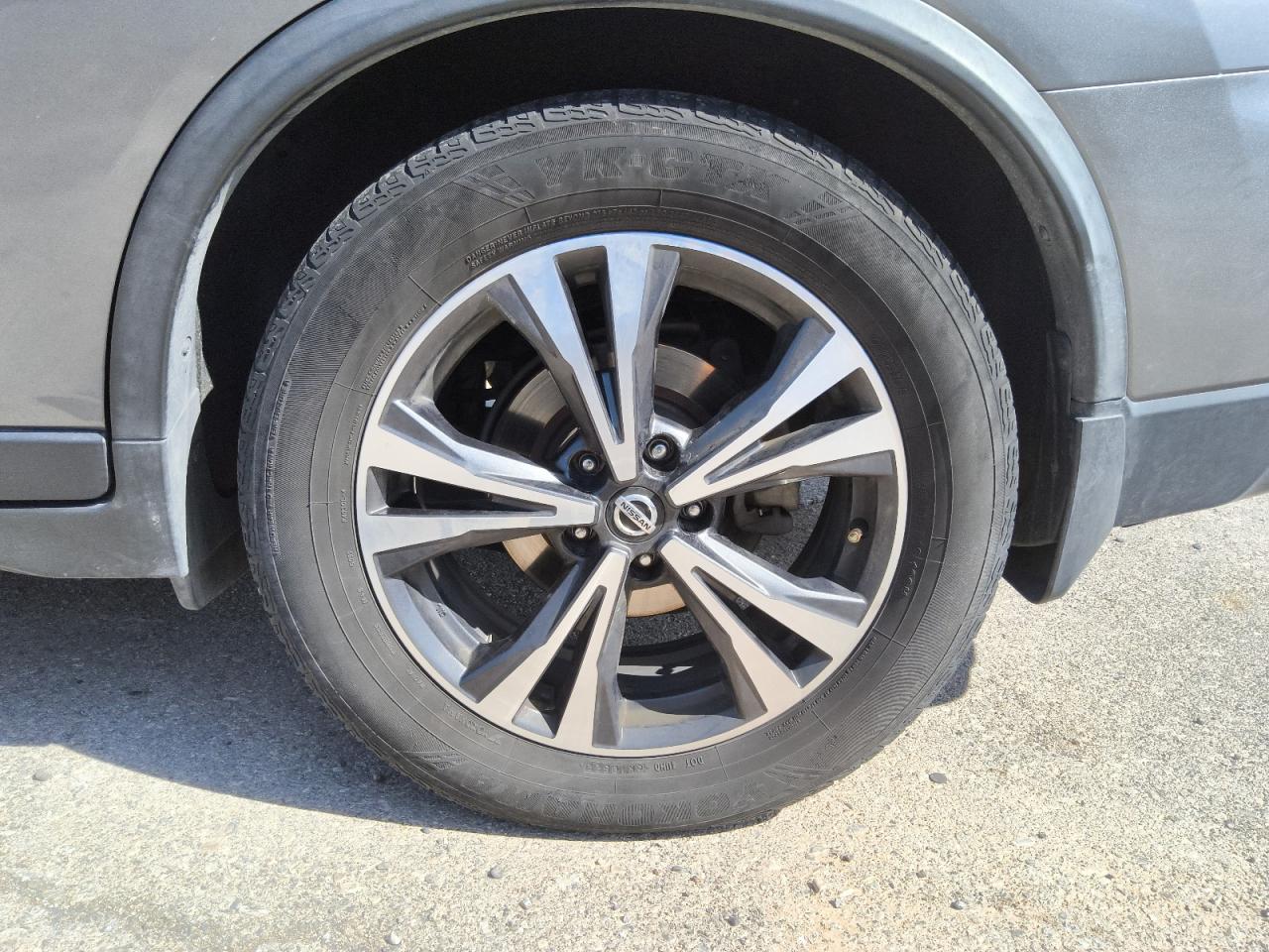 2019 Nissan Rogue Sv Gray vin: JN8AT2MT4KW261602 Damage: Left Rear Tire, Worn, Replacement Required