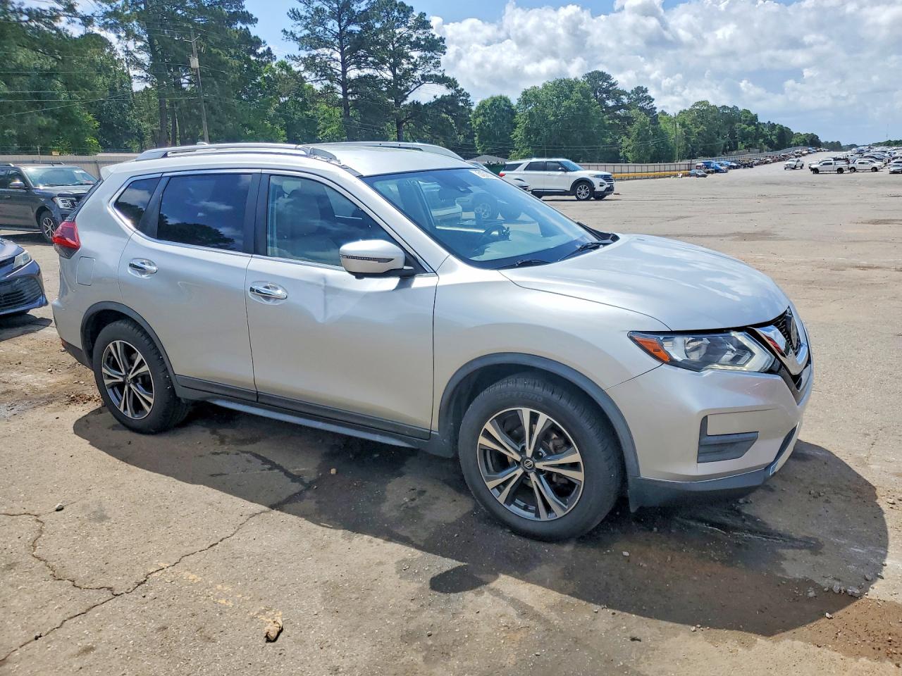 2019 Nissan Rogue Sv Silver vin: JN8AT2MT4KW262443