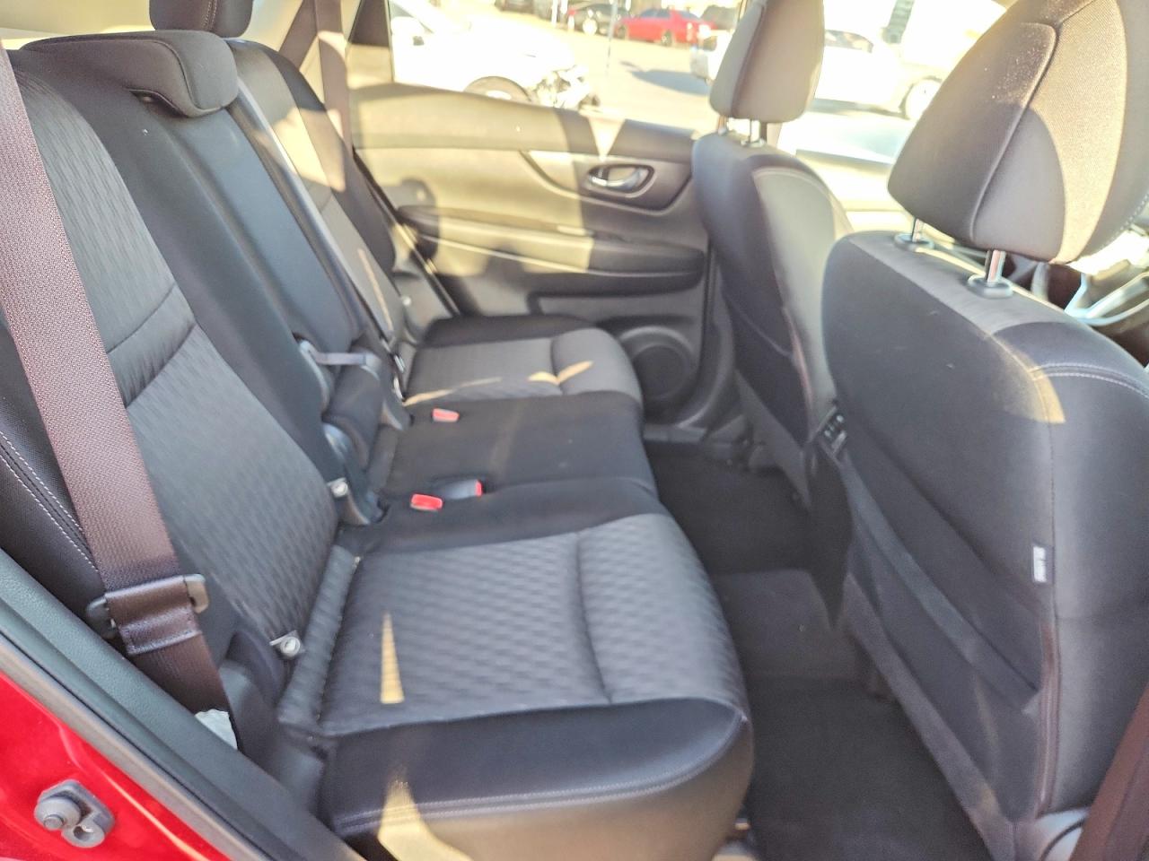 2017 Nissan Rogue Sv Red vin: JN8AT2MT5HW386035