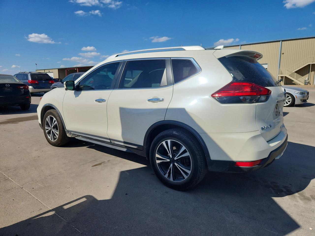 2017 Nissan Rogue Sl Белый vin: JN8AT2MT7HW398865
