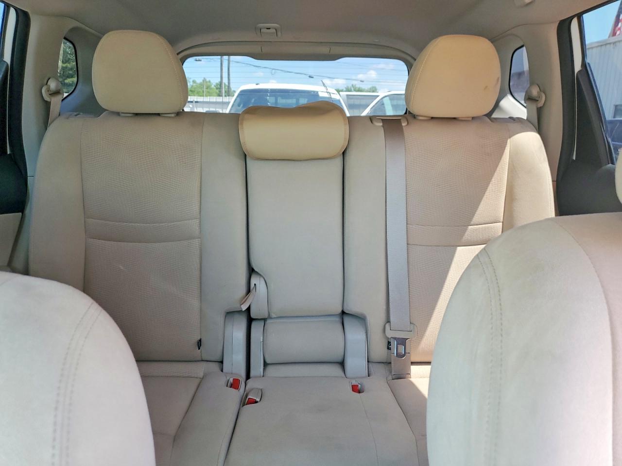 2016 Nissan Rogue Sv Белый vin: JN8AT2MT8GW029172