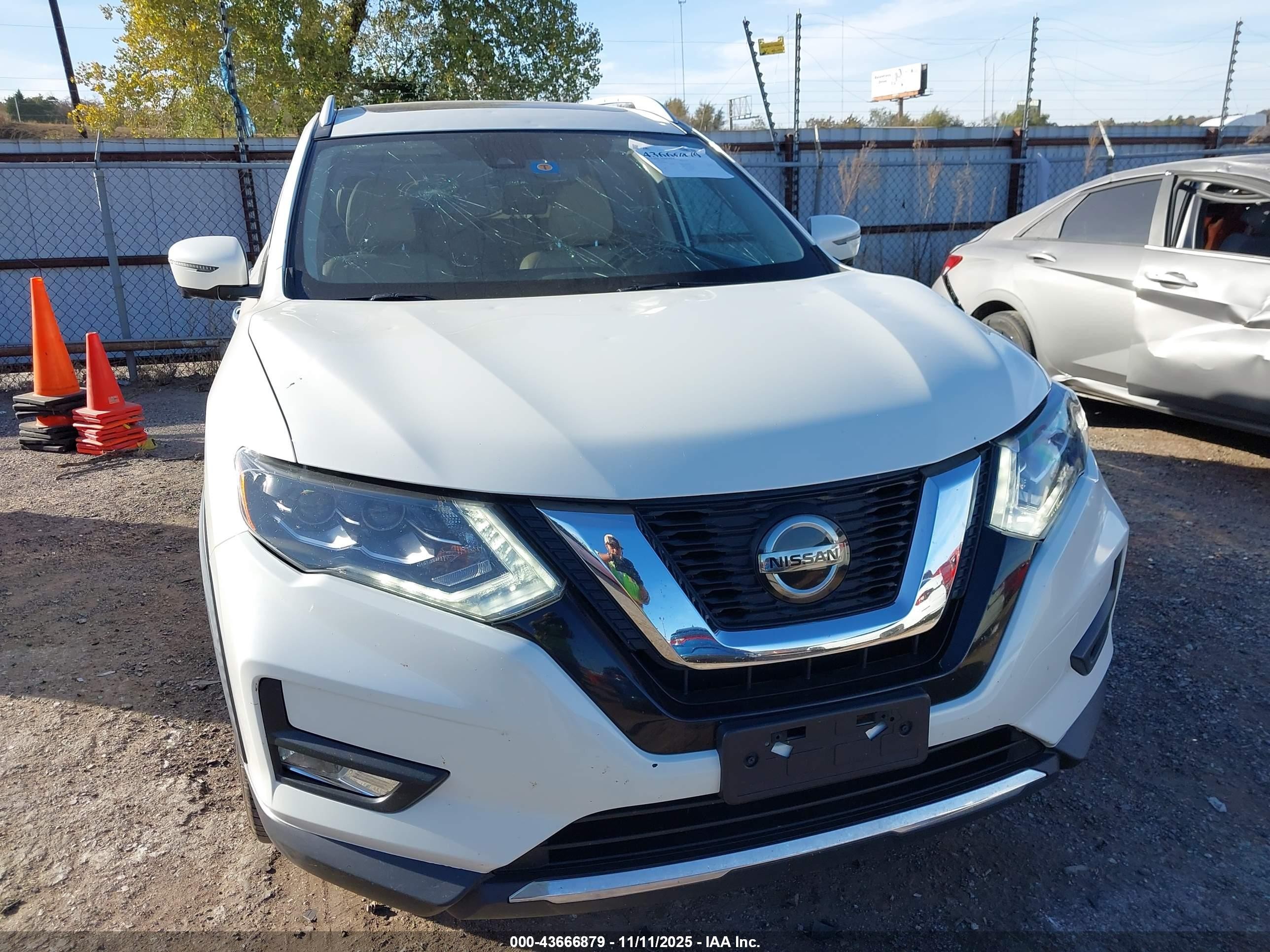 2018 Nissan Rogue Sl Белый vin: JN8AT2MT8JW468055
