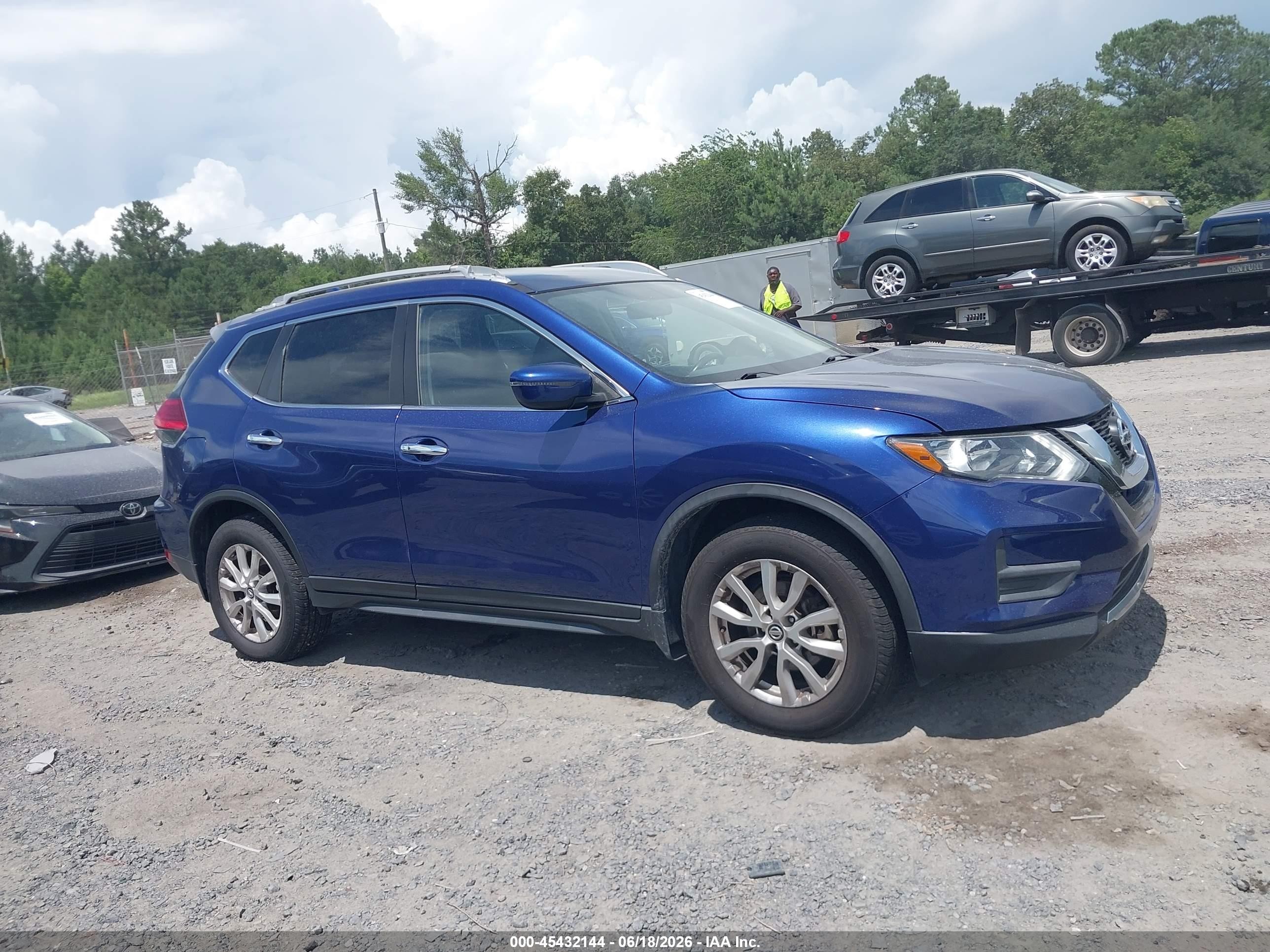 2017 Nissan Rogue Sv Синий vin: JN8AT2MTXHW135060