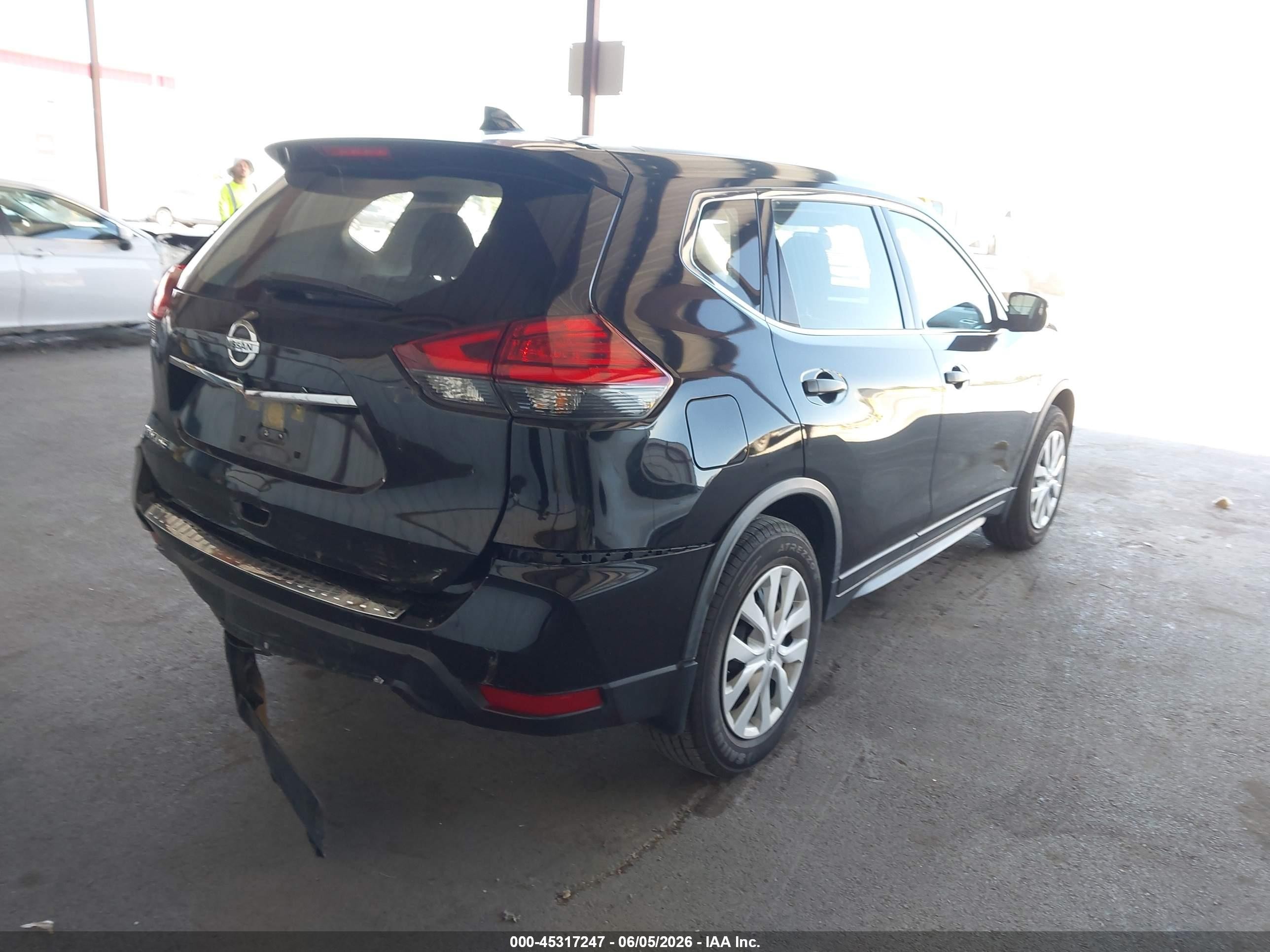 2017 Nissan Rogue S Черный vin: JN8AT2MTXHW399556