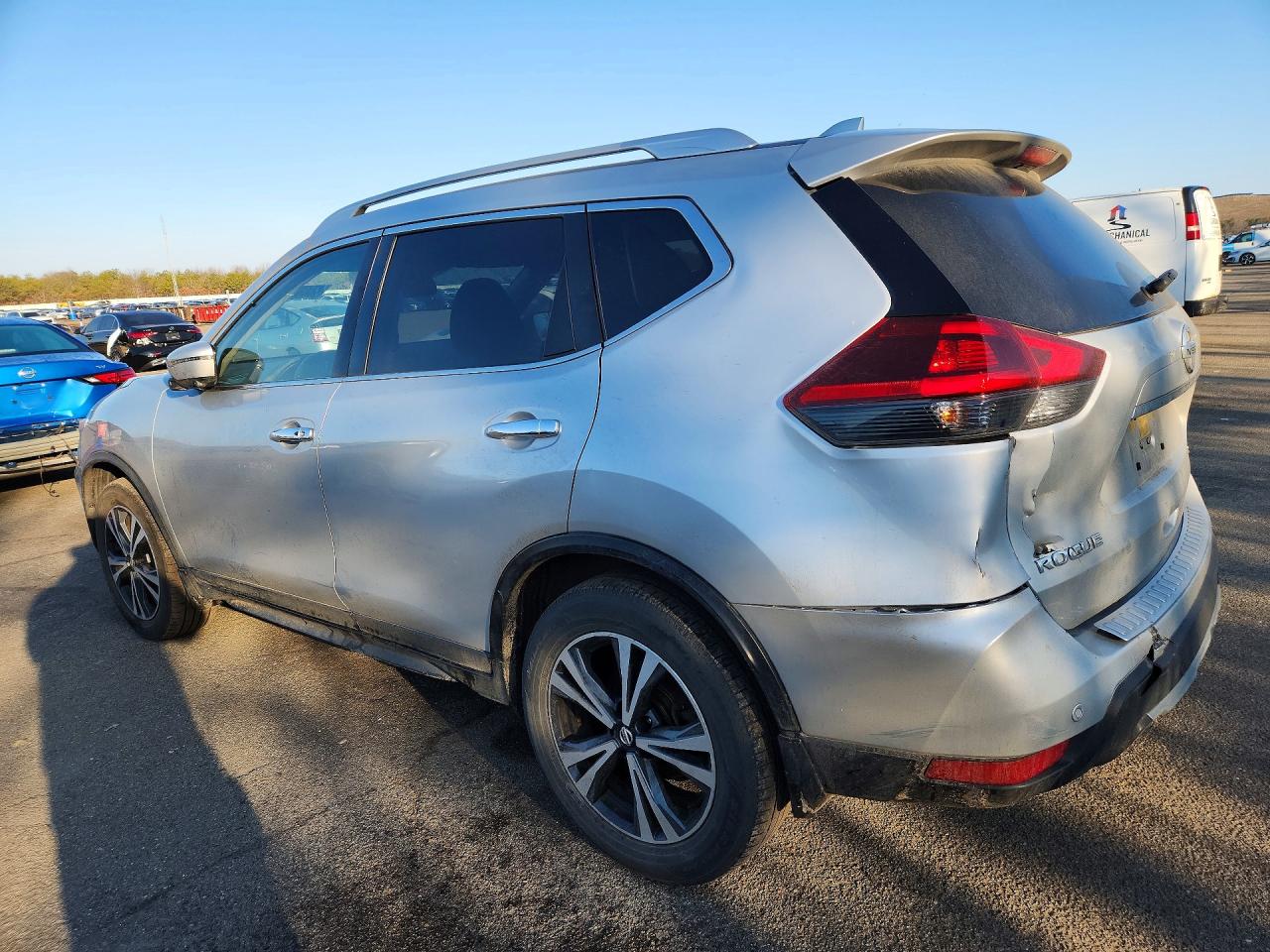 2019 Nissan Rogue Sv Silver vin: JN8AT2MV0KW377851