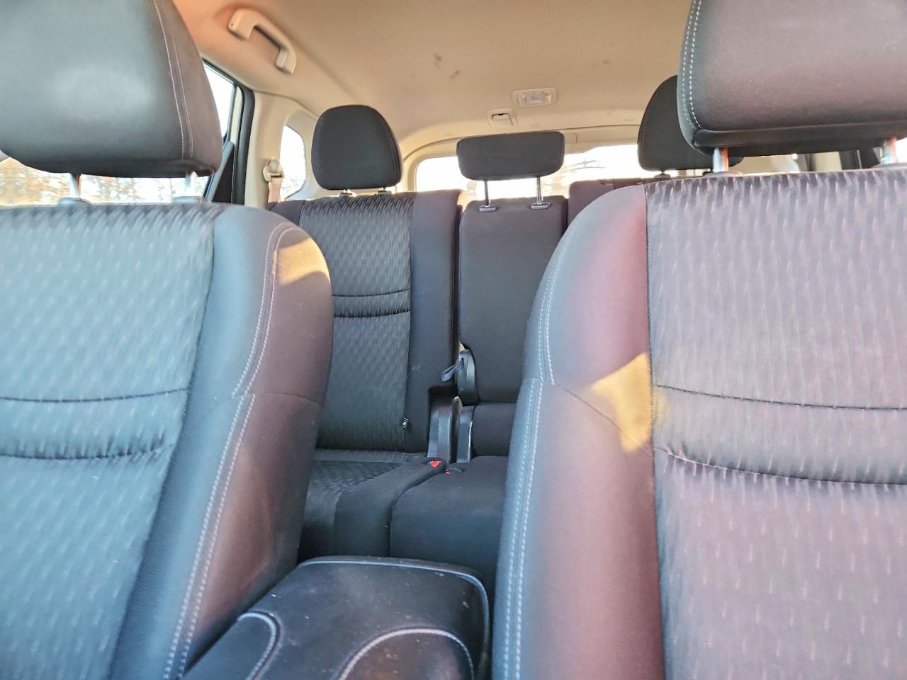 2019 Nissan Rogue Sv Silver vin: JN8AT2MV0KW377851