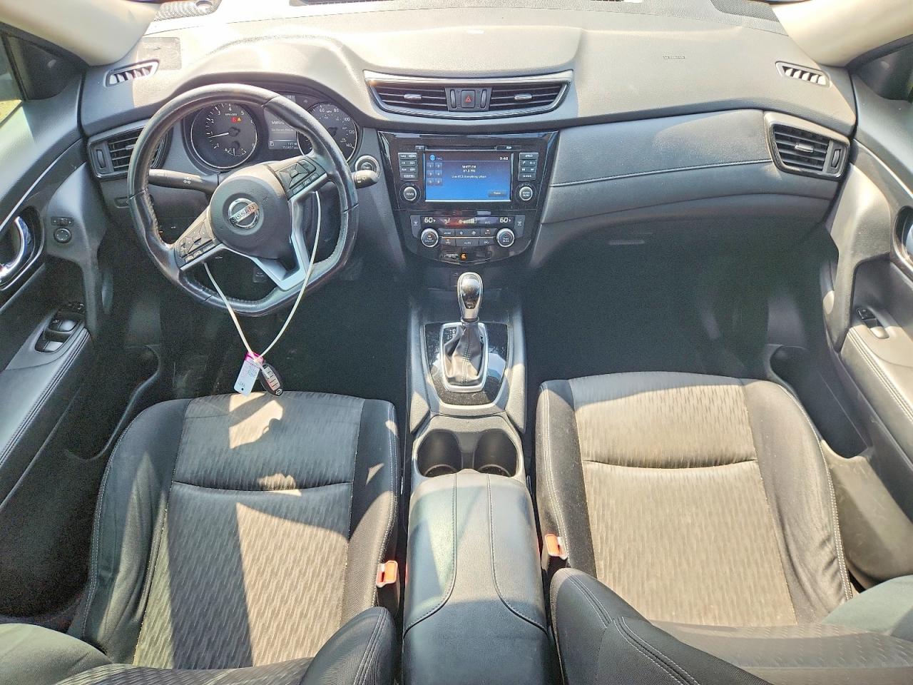 2017 Nissan Rogue Silver vin: JN8AT2MV2HW028344