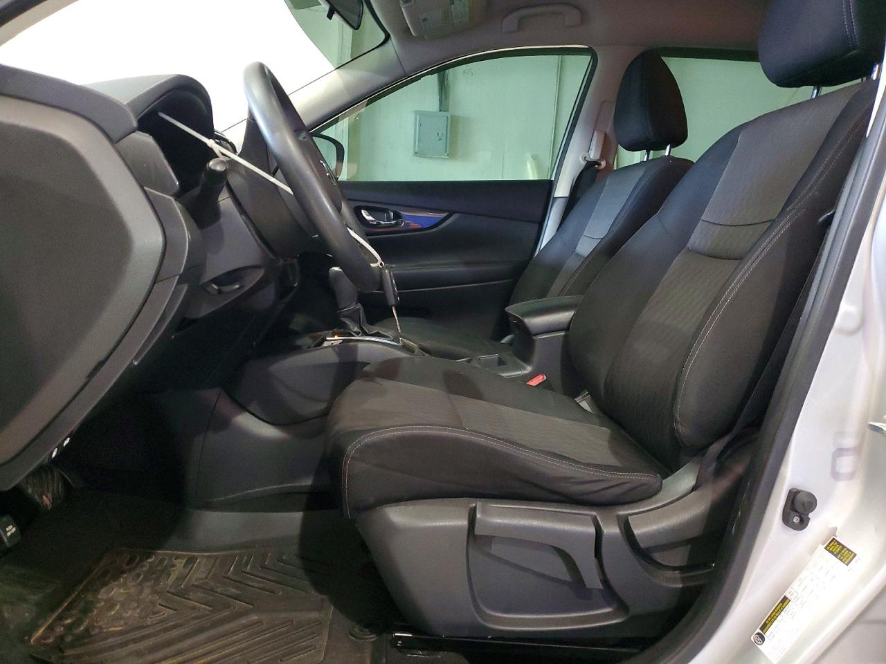 2017 Nissan Rogue S Серебряный vin: JN8AT2MV2HW276190