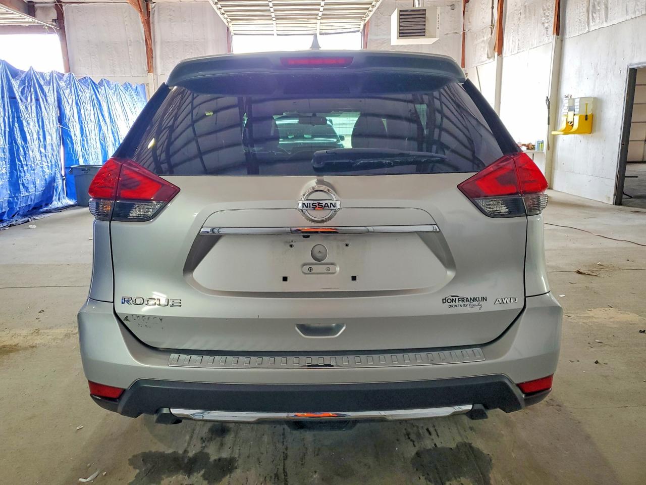 2017 Nissan Rogue S Серебряный vin: JN8AT2MV2HW276190