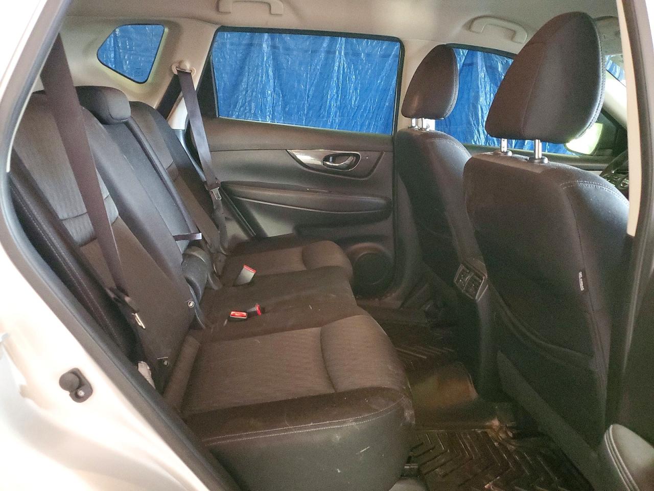2017 Nissan Rogue S Серебряный vin: JN8AT2MV2HW276190