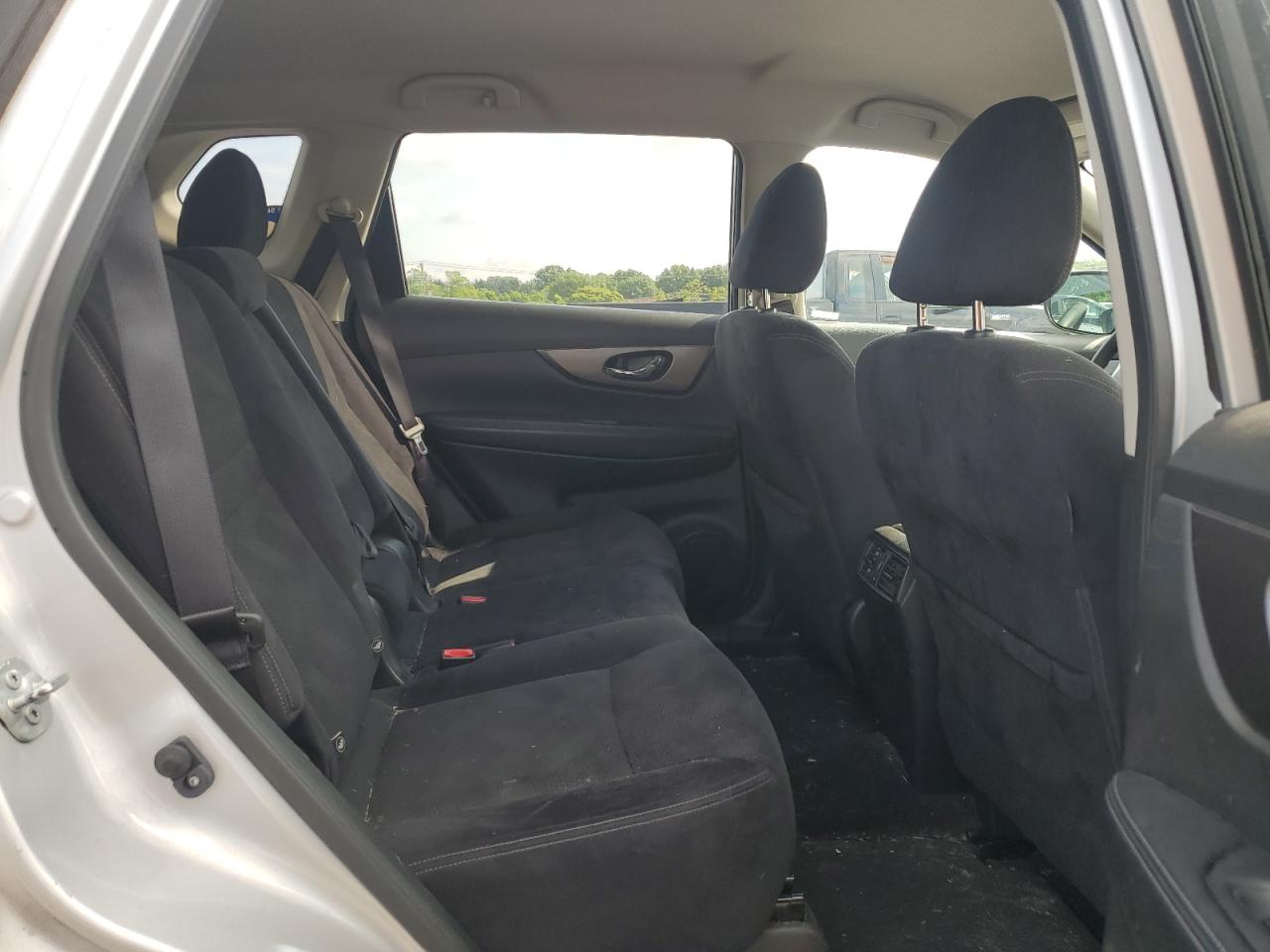 2016 Nissan Rogue S   Silver vin: JN8AT2MV3GW131965
