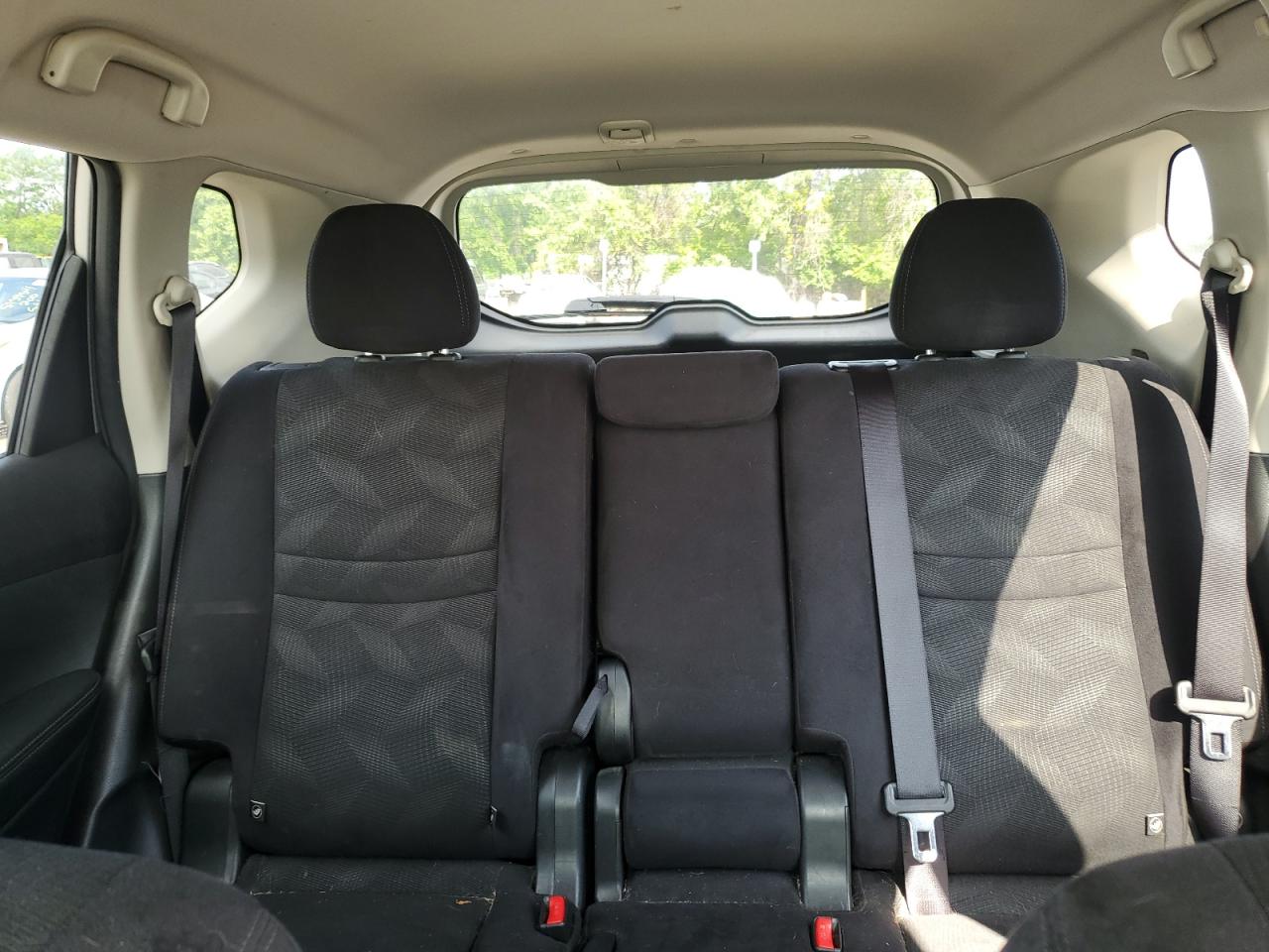 2016 Nissan Rogue S   Silver vin: JN8AT2MV3GW131965