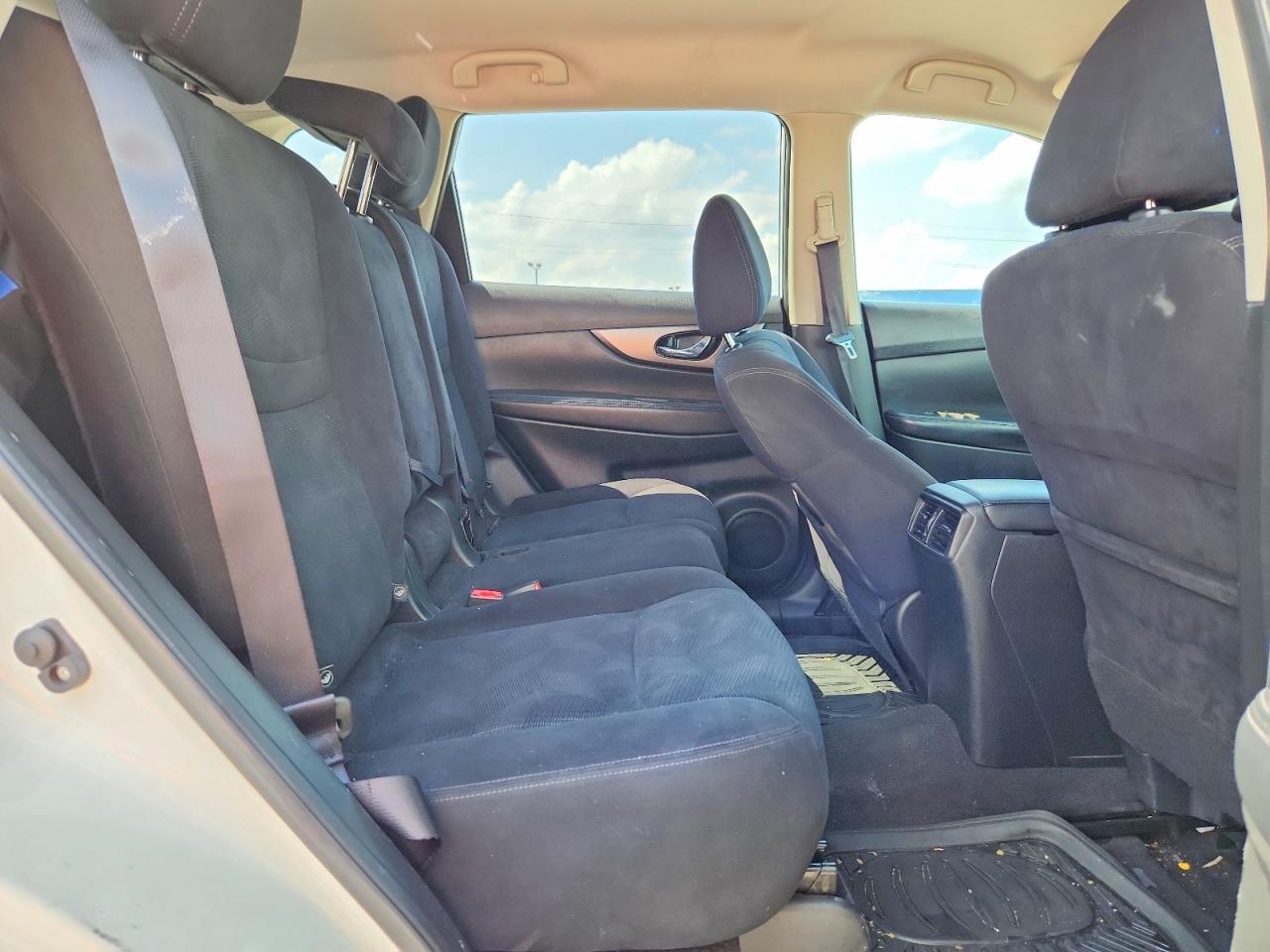 2016 Nissan Rogue Sv Белый vin: JN8AT2MV3GW140293