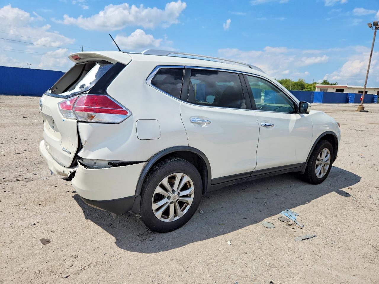 2016 Nissan Rogue Sv Белый vin: JN8AT2MV3GW140293