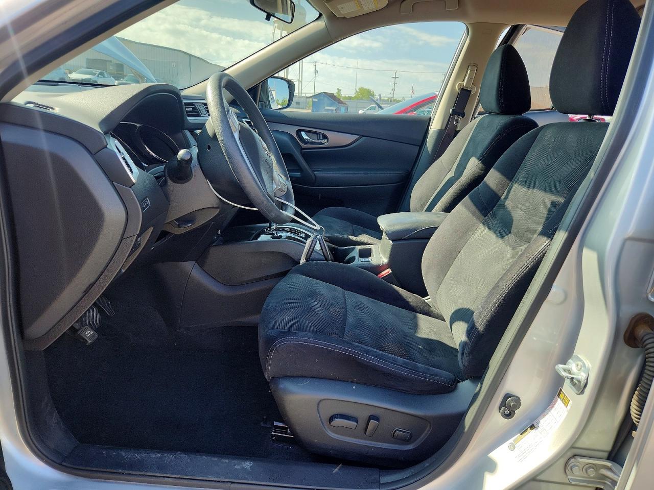 2016 Nissan Rogue Sv Silver vin: JN8AT2MV3GW145199