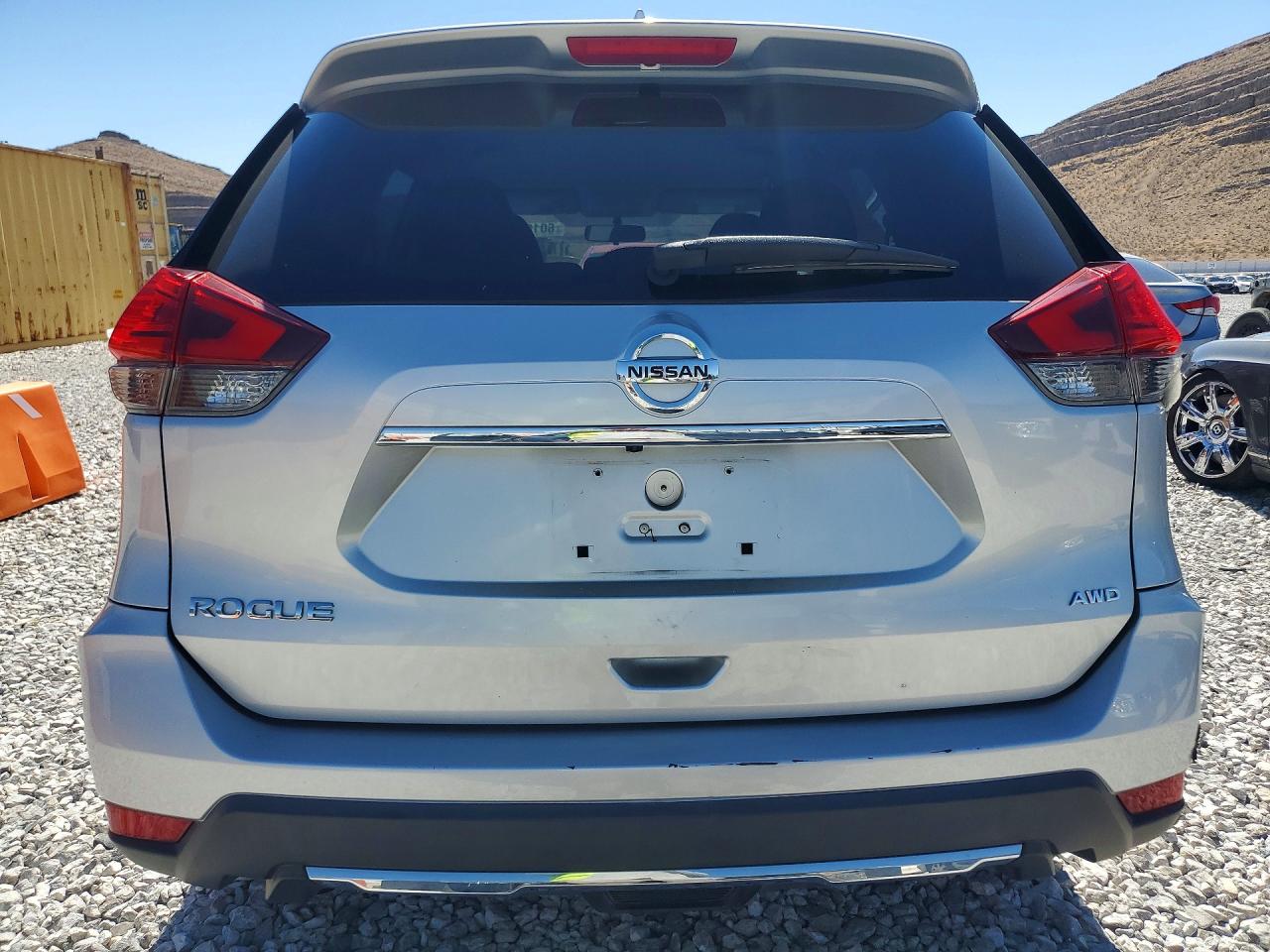 2017 Nissan Rogue S Silver vin: JN8AT2MV3HW260256