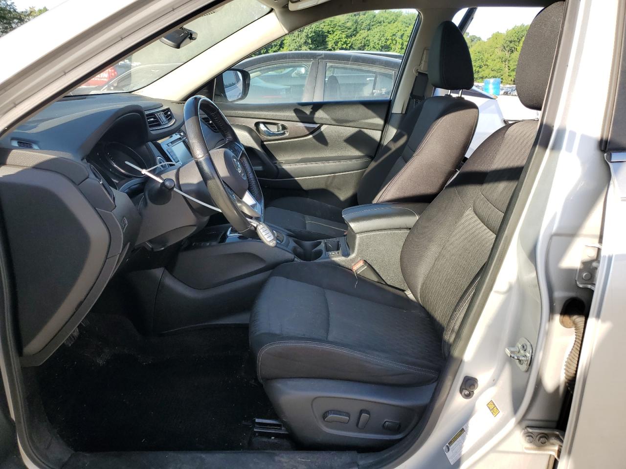 2019 Nissan Rogue Sv Silver vin: JN8AT2MV3KW390495
