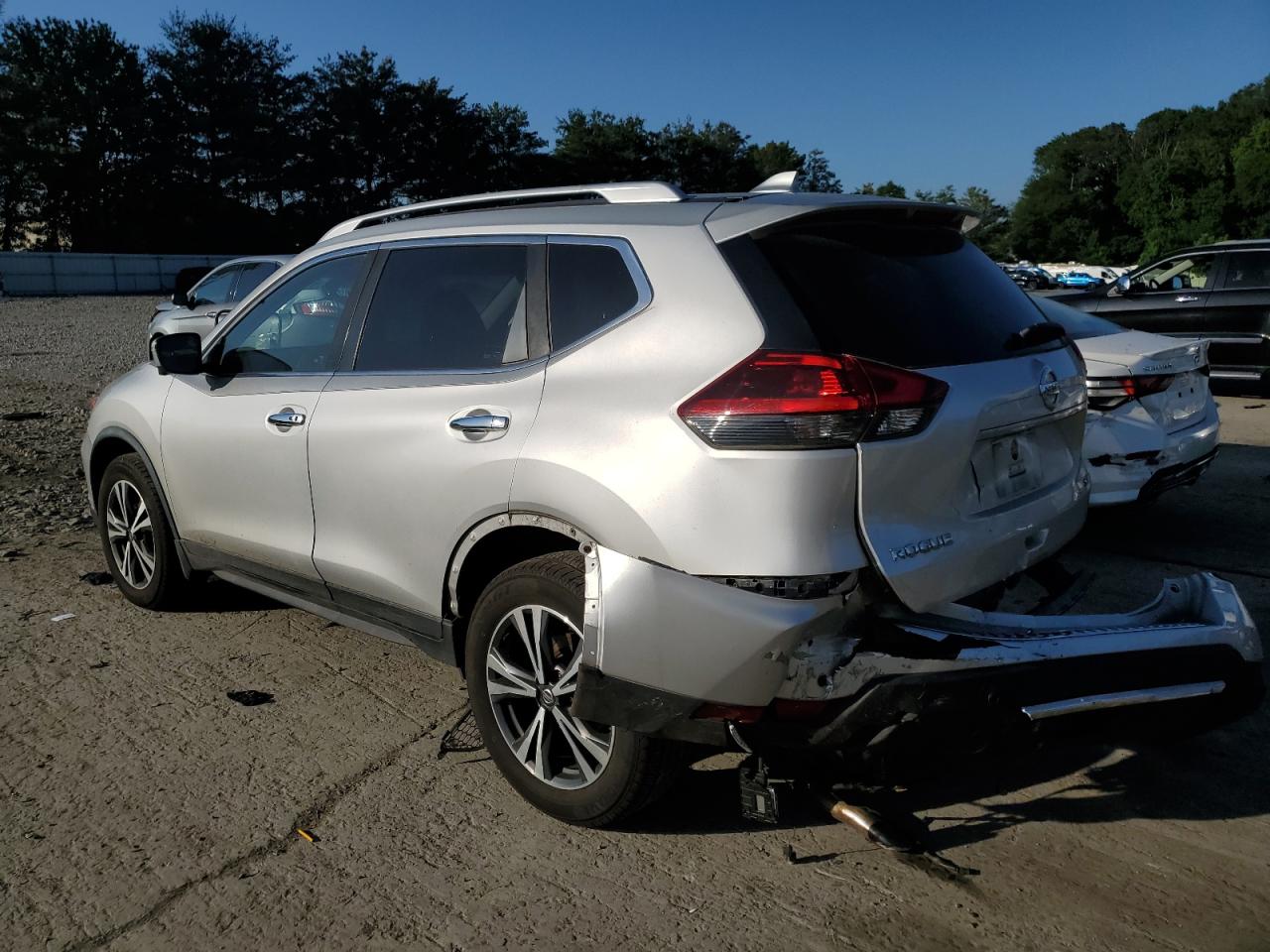 2019 Nissan Rogue Sv Silver vin: JN8AT2MV3KW390495