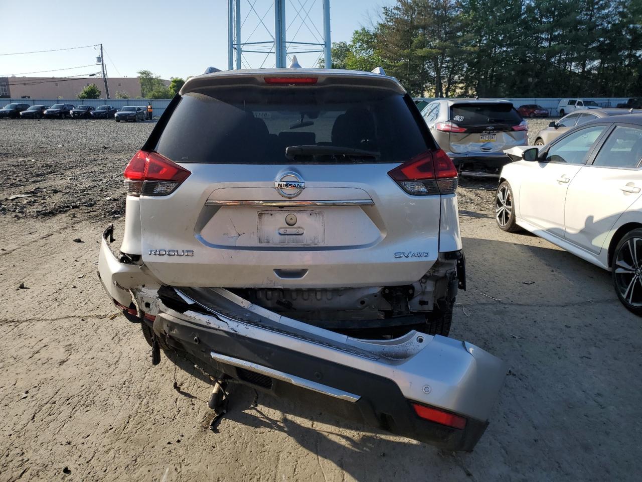 2019 Nissan Rogue Sv Silver vin: JN8AT2MV3KW390495
