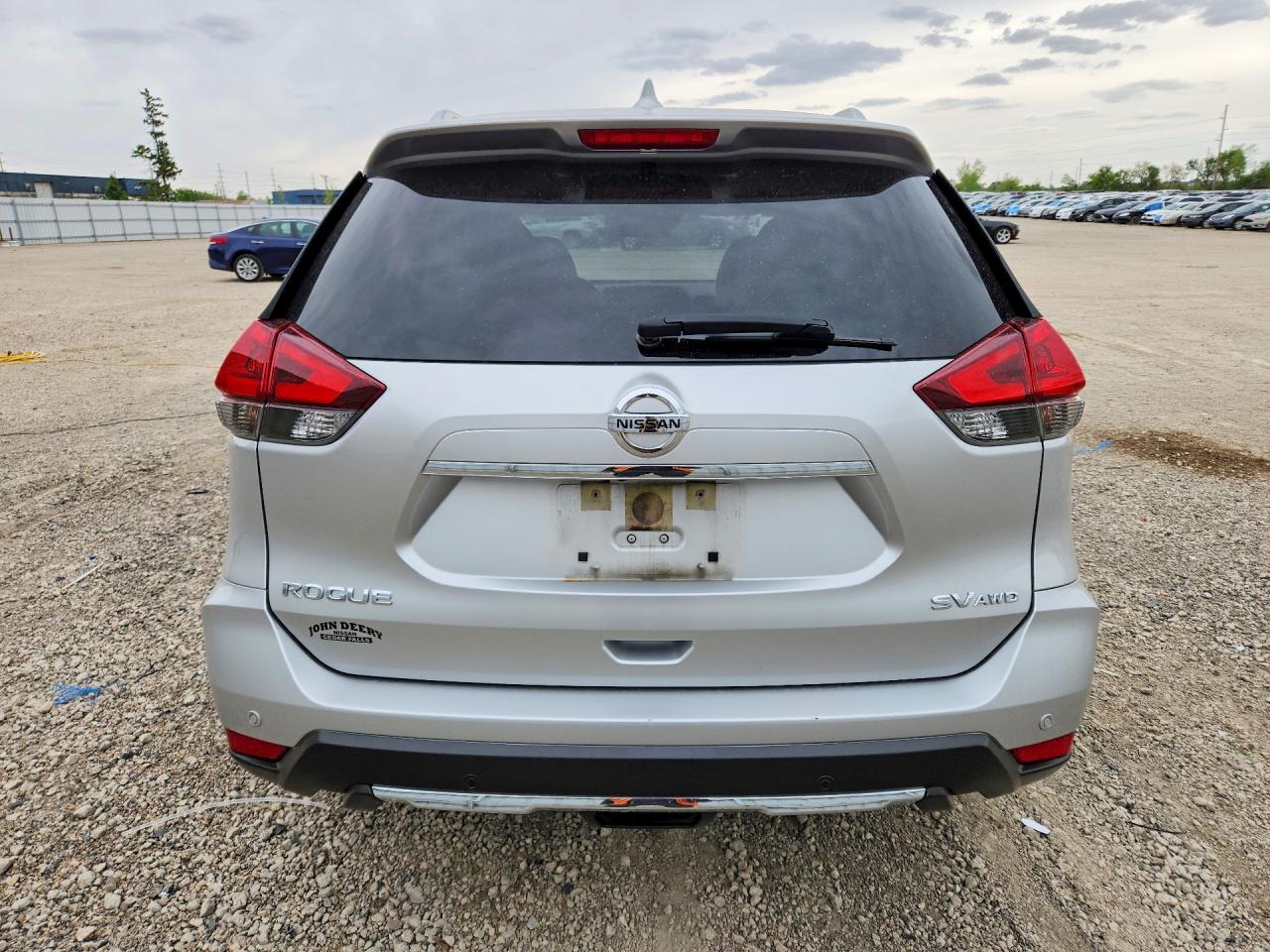 2019 Nissan Rogue Sv Silver vin: JN8AT2MV6KW386604