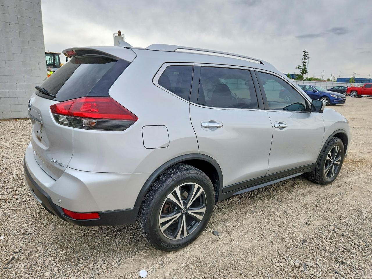 2019 Nissan Rogue Sv Silver vin: JN8AT2MV6KW386604