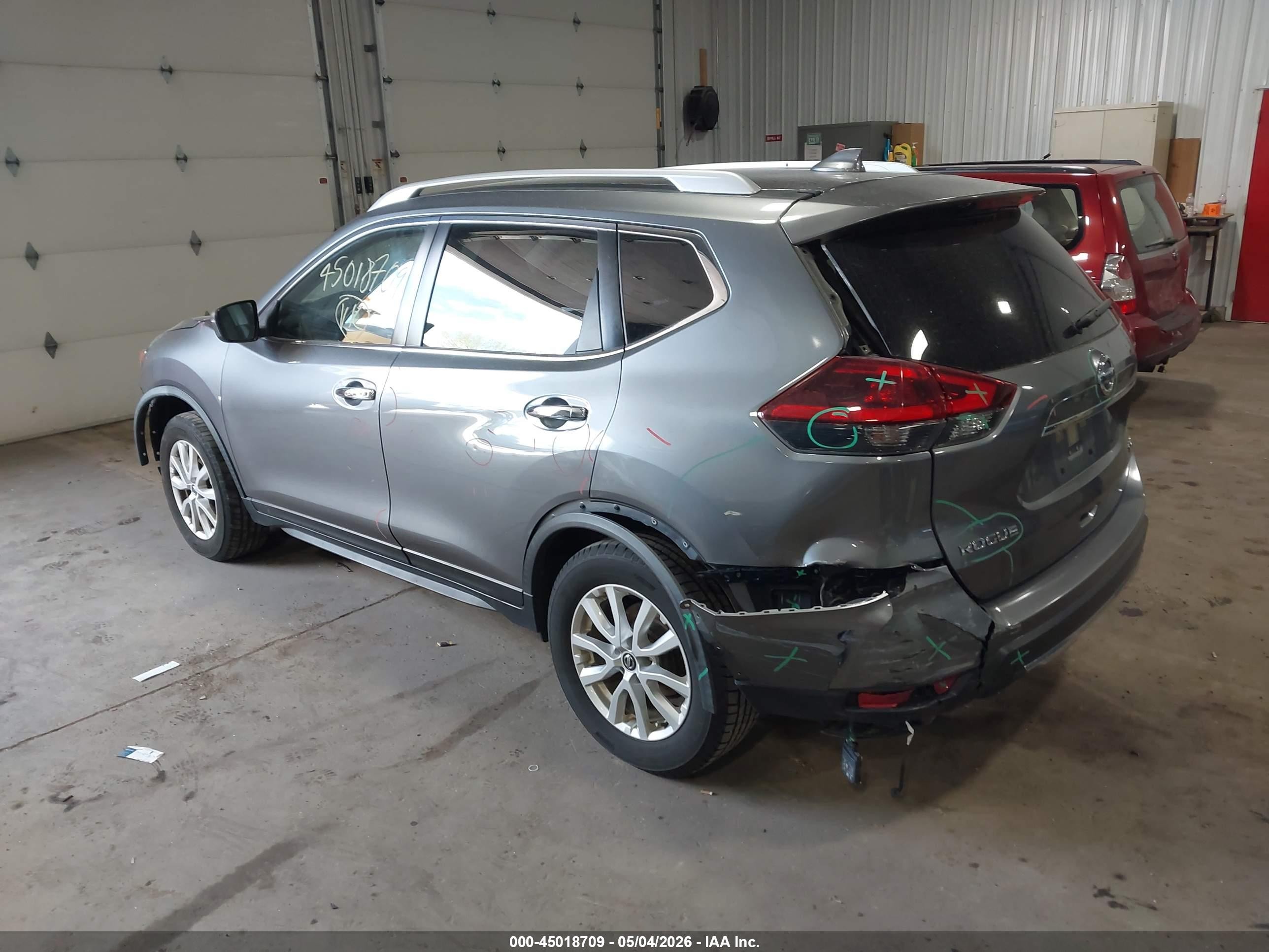 2018 Nissan Rogue Sv Серый vin: JN8AT2MV7JW301140