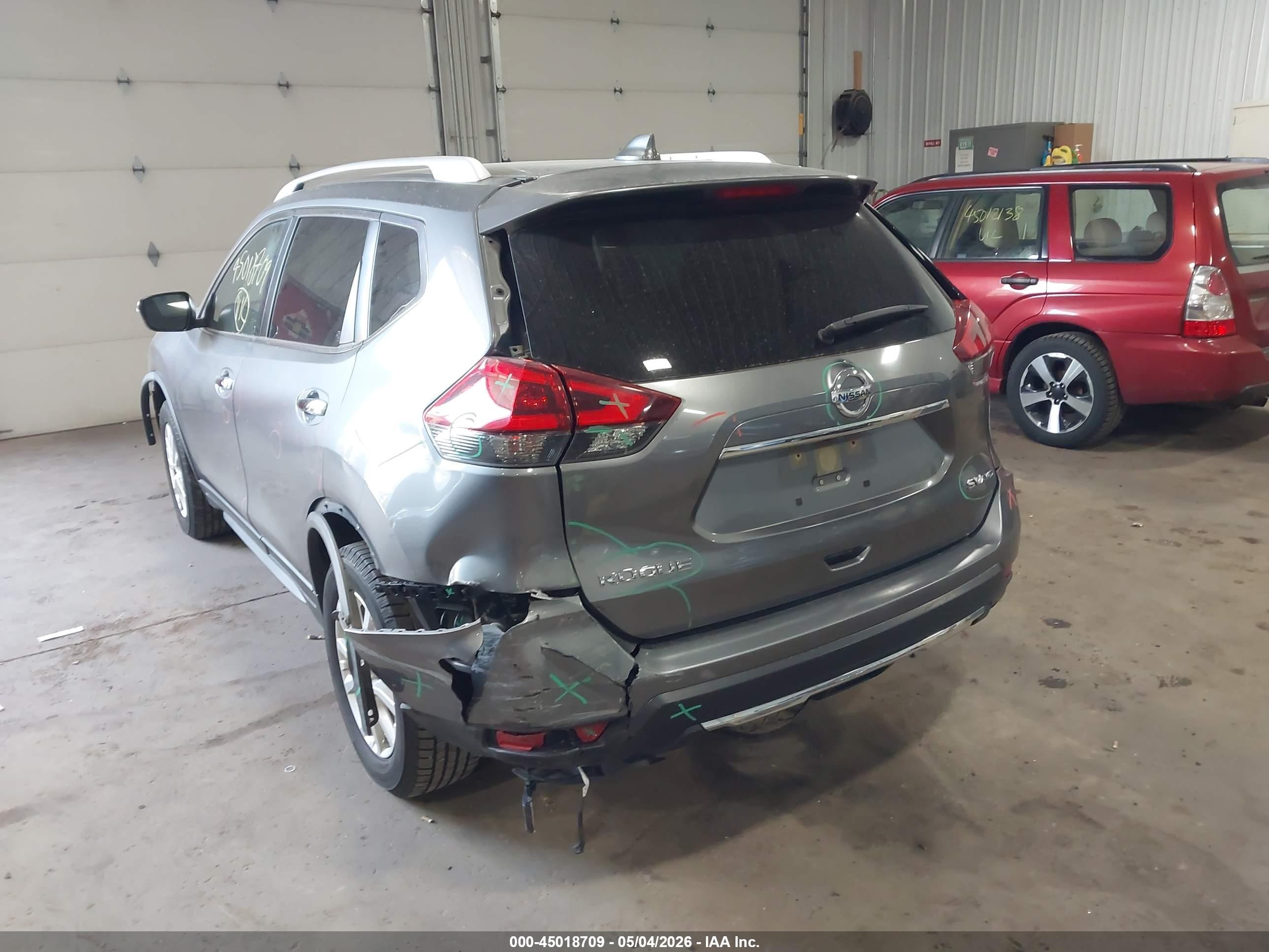 2018 Nissan Rogue Sv Серый vin: JN8AT2MV7JW301140