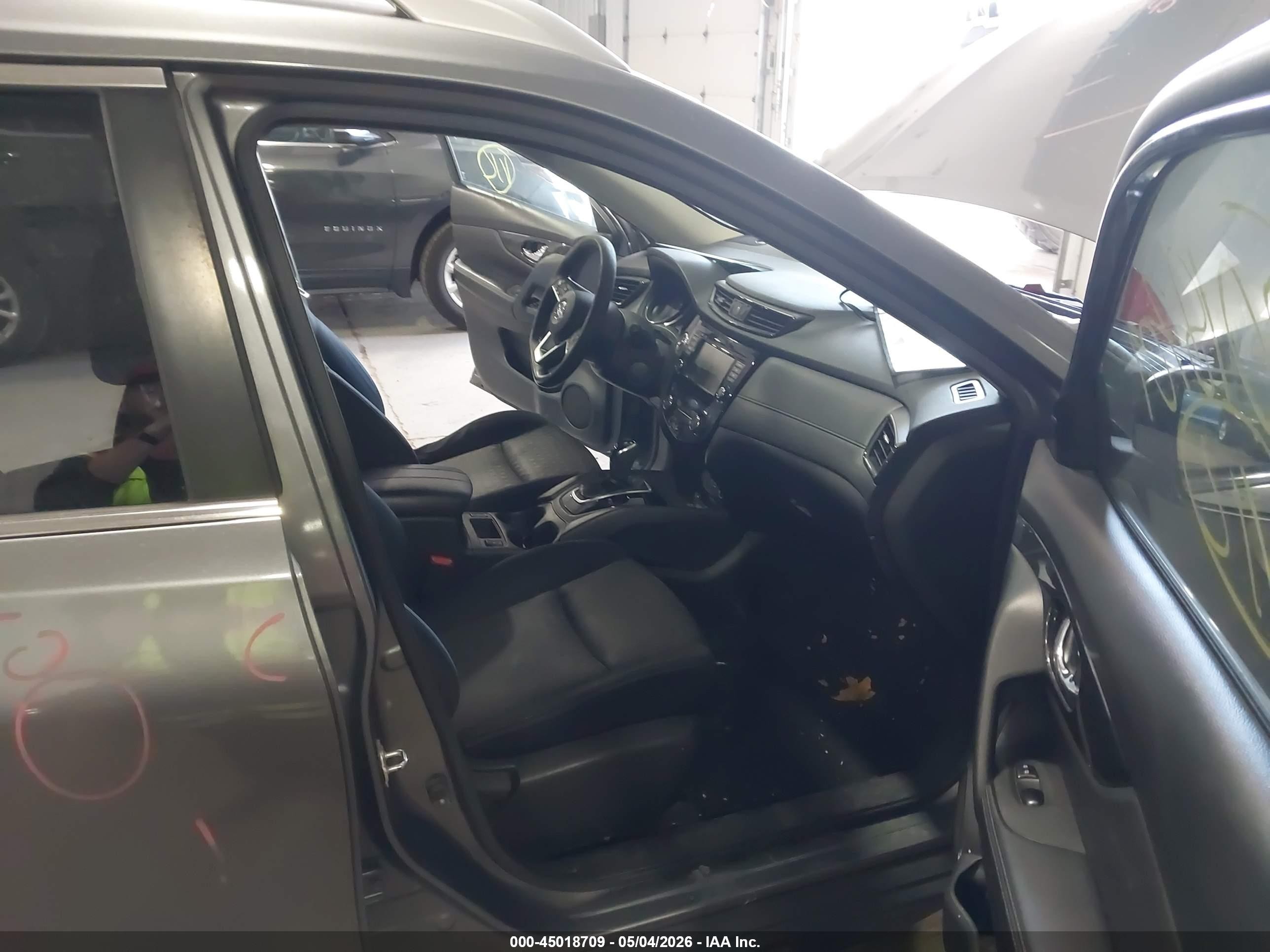 2018 Nissan Rogue Sv Серый vin: JN8AT2MV7JW301140
