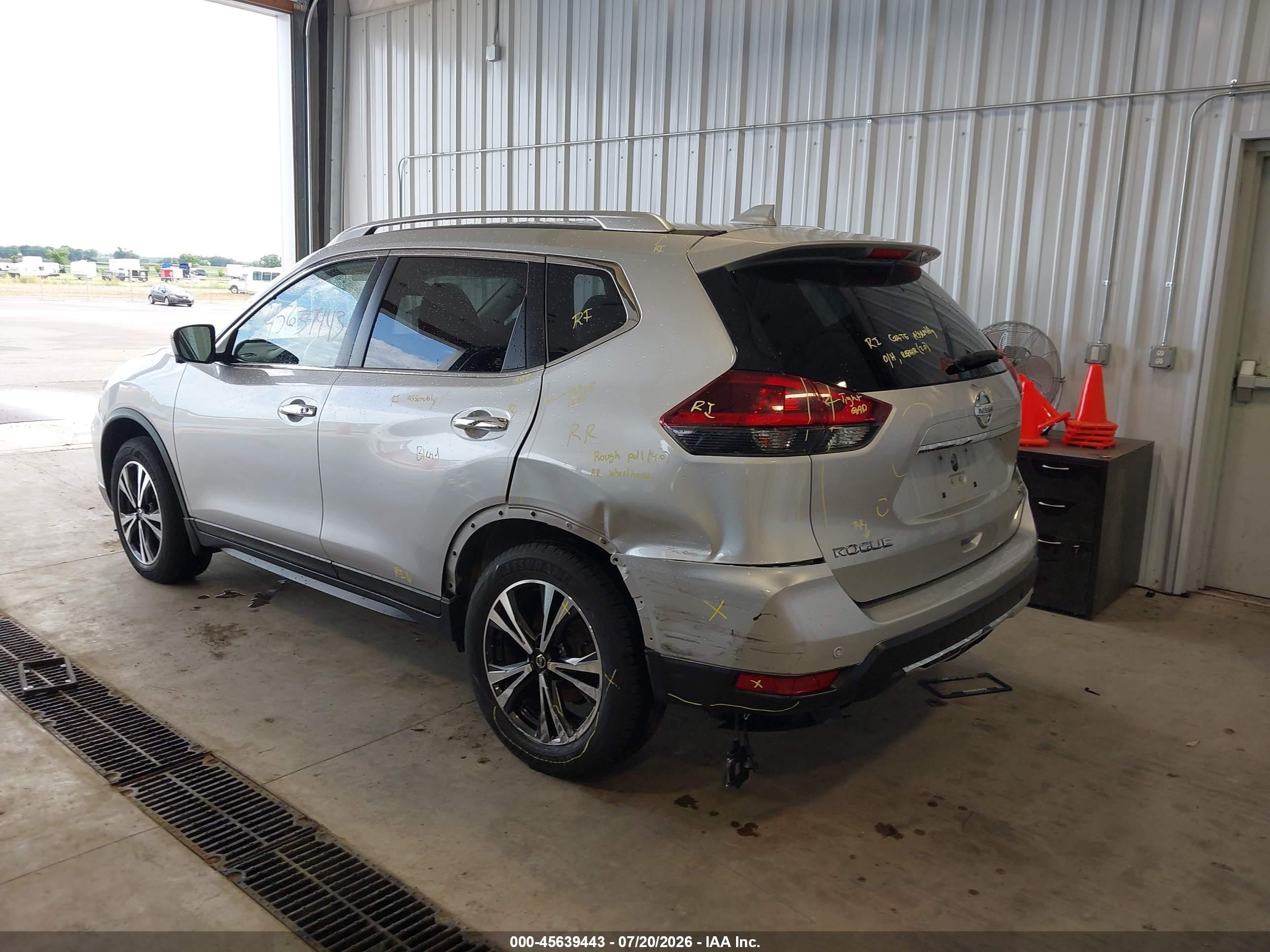 2020 Nissan Rogue Sv Intelligent Awd Silver vin: JN8AT2MV7LW105802