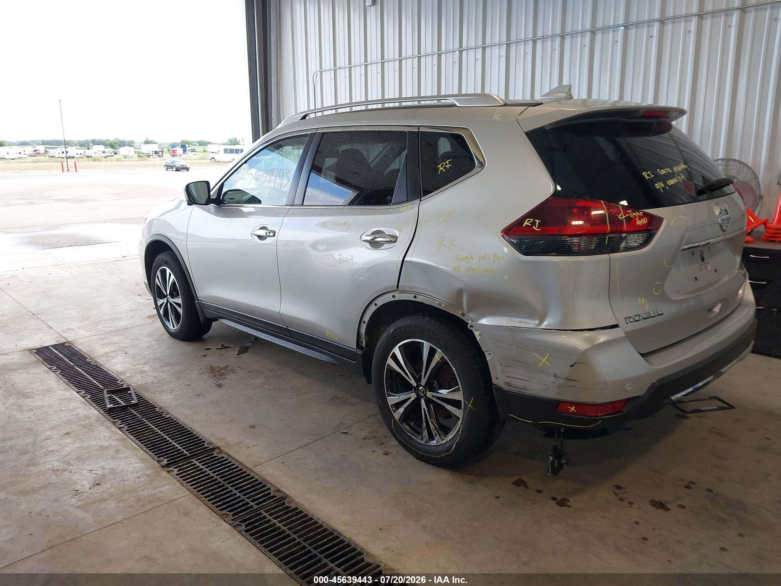 2020 Nissan Rogue Sv Intelligent Awd Silver vin: JN8AT2MV7LW105802