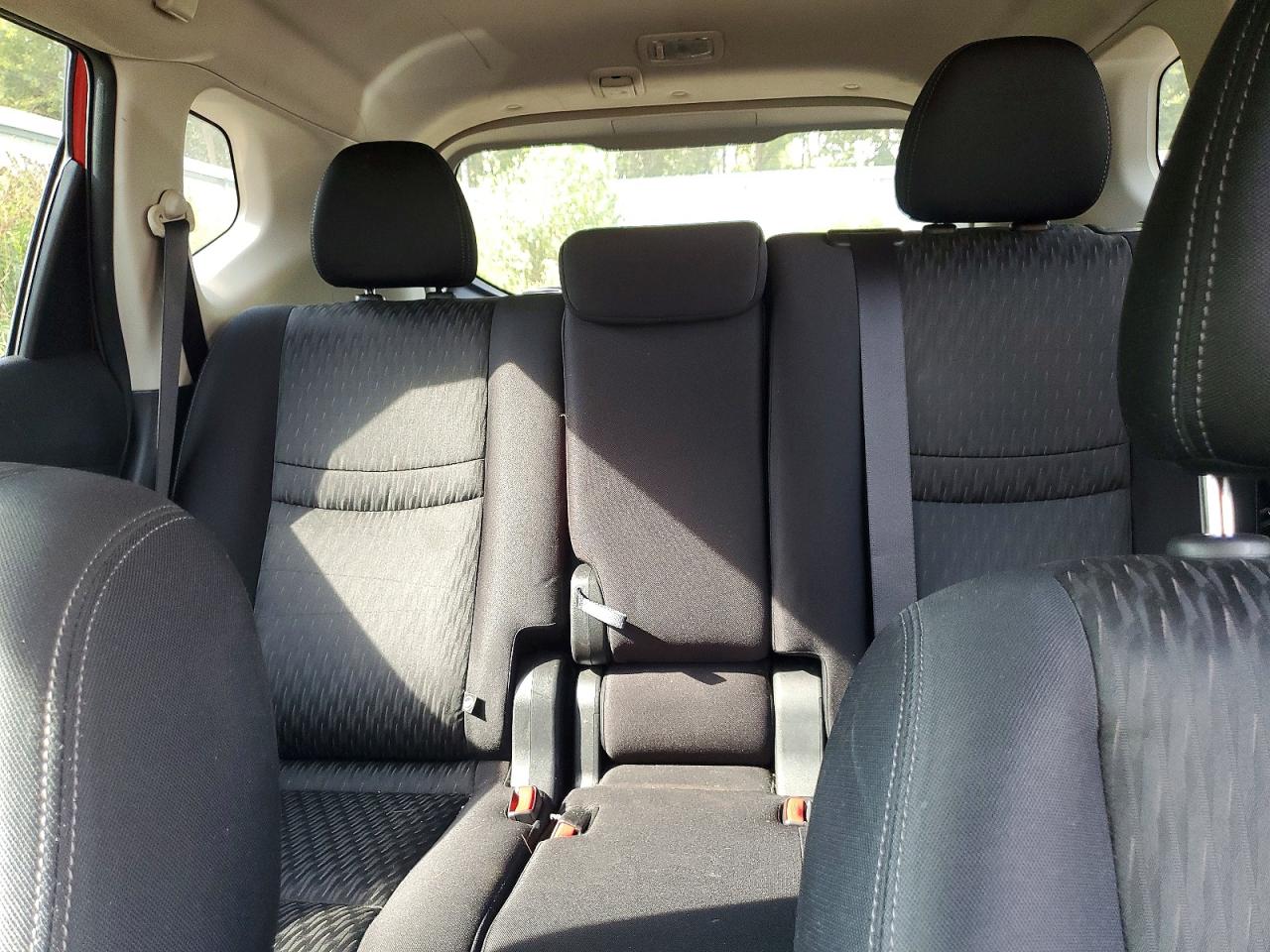 2017 Nissan Rogue Sv Red vin: JN8AT2MV8HW284553