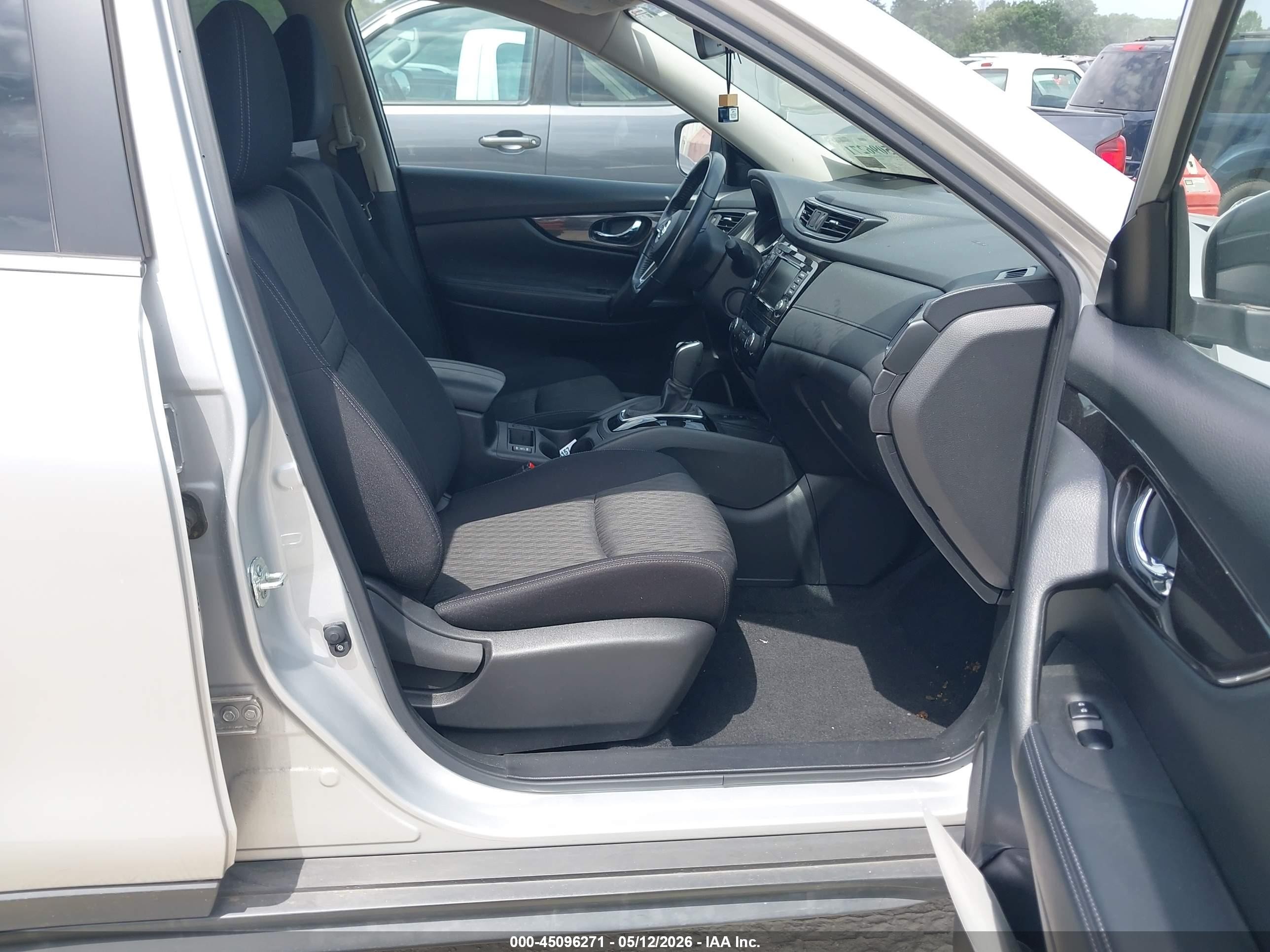 2019 Nissan Rogue Sv Silver vin: JN8AT2MV8KW380772