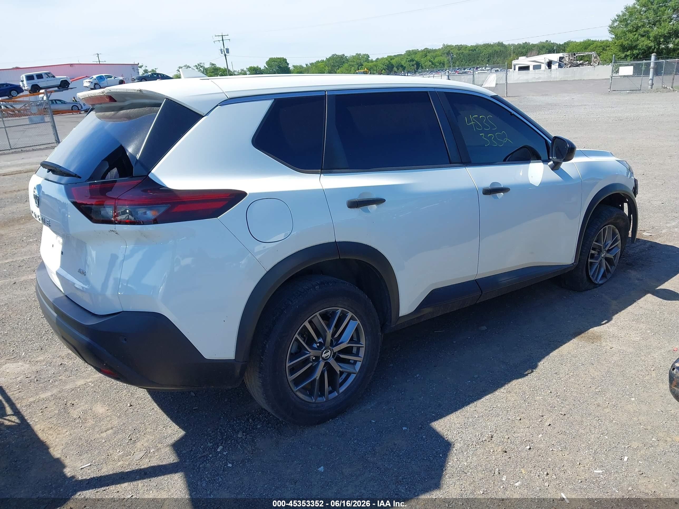 2021 Nissan Rogue S Intelligent Awd White vin: JN8AT3AB8MW207577