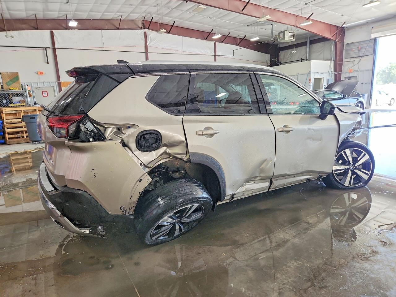 2021 Nissan Rogue Platinum Золотой vin: JN8AT3DC2MW107690
