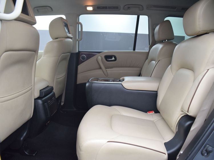2017 Nissan Armada Platinum Серый vin: JN8AY2NF3H9300570