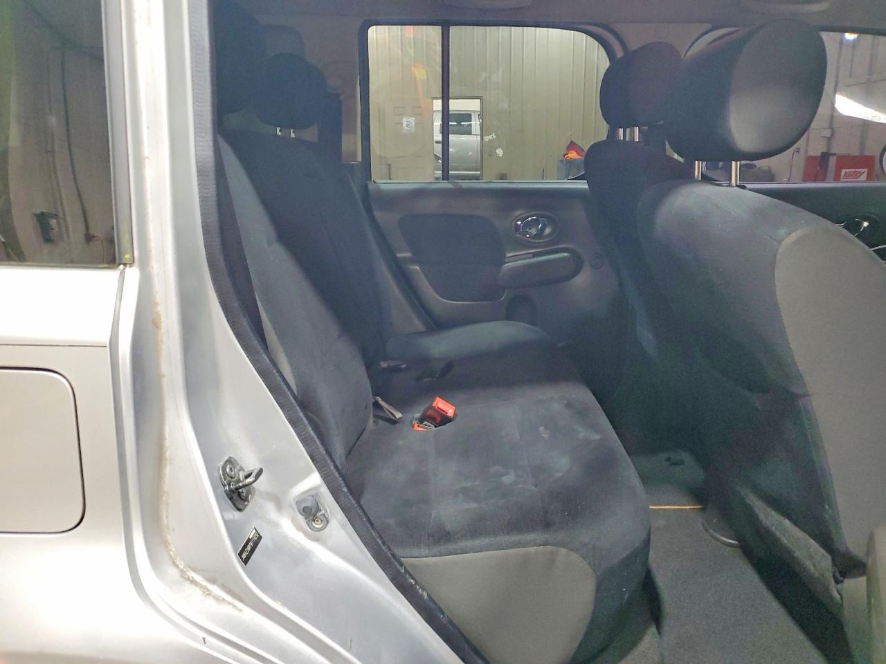 2009 Nissan Cube Base Silver vin: JN8AZ28R79T114232