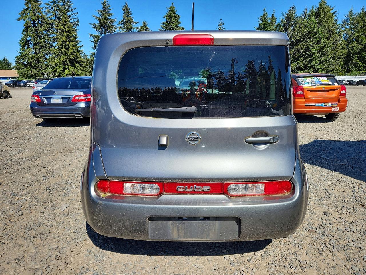 2010 Nissan Cube 1.8 Silver vin: JN8AZ2KR2AT166011
